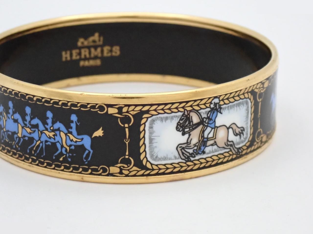 Enamel GM Bangle, Wrist circumference approximately 19cm — view 3