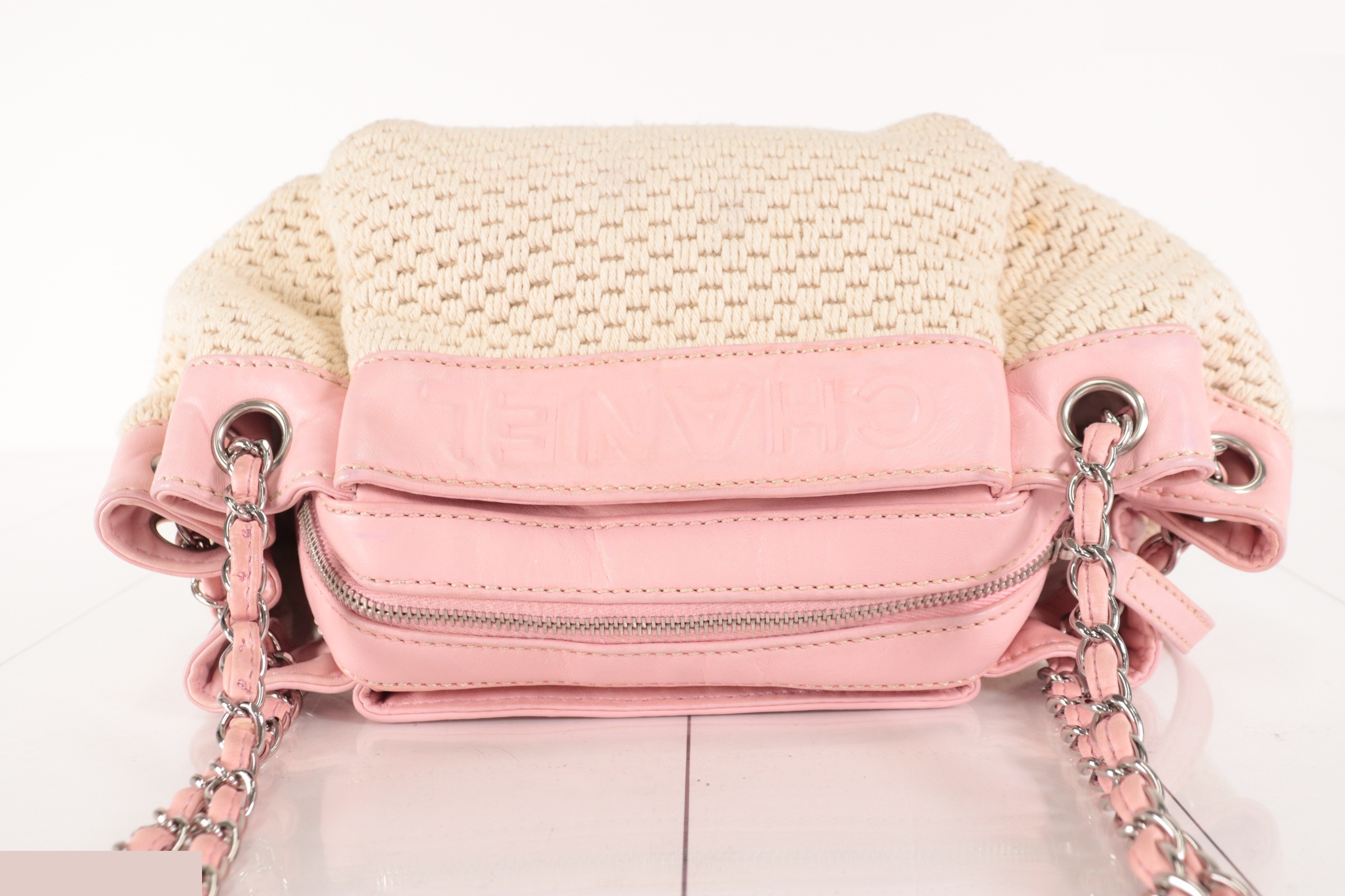 logo chain shoulder bag, ivory/pink, silver hardware, series 9. — view 6