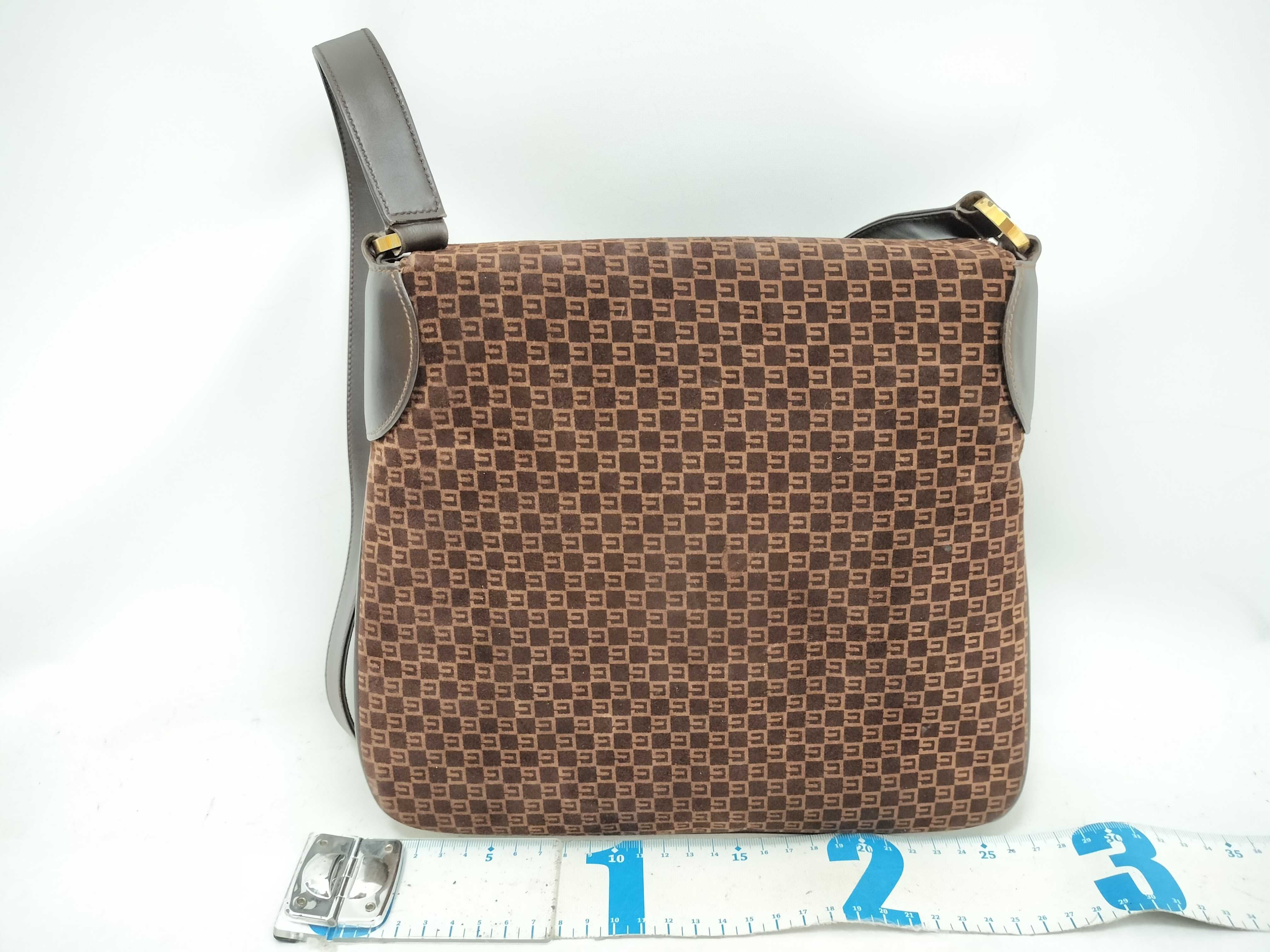 Old Gucci Tiger Head Motif Shoulder Bag Vintage Shoulder Bag — view 2