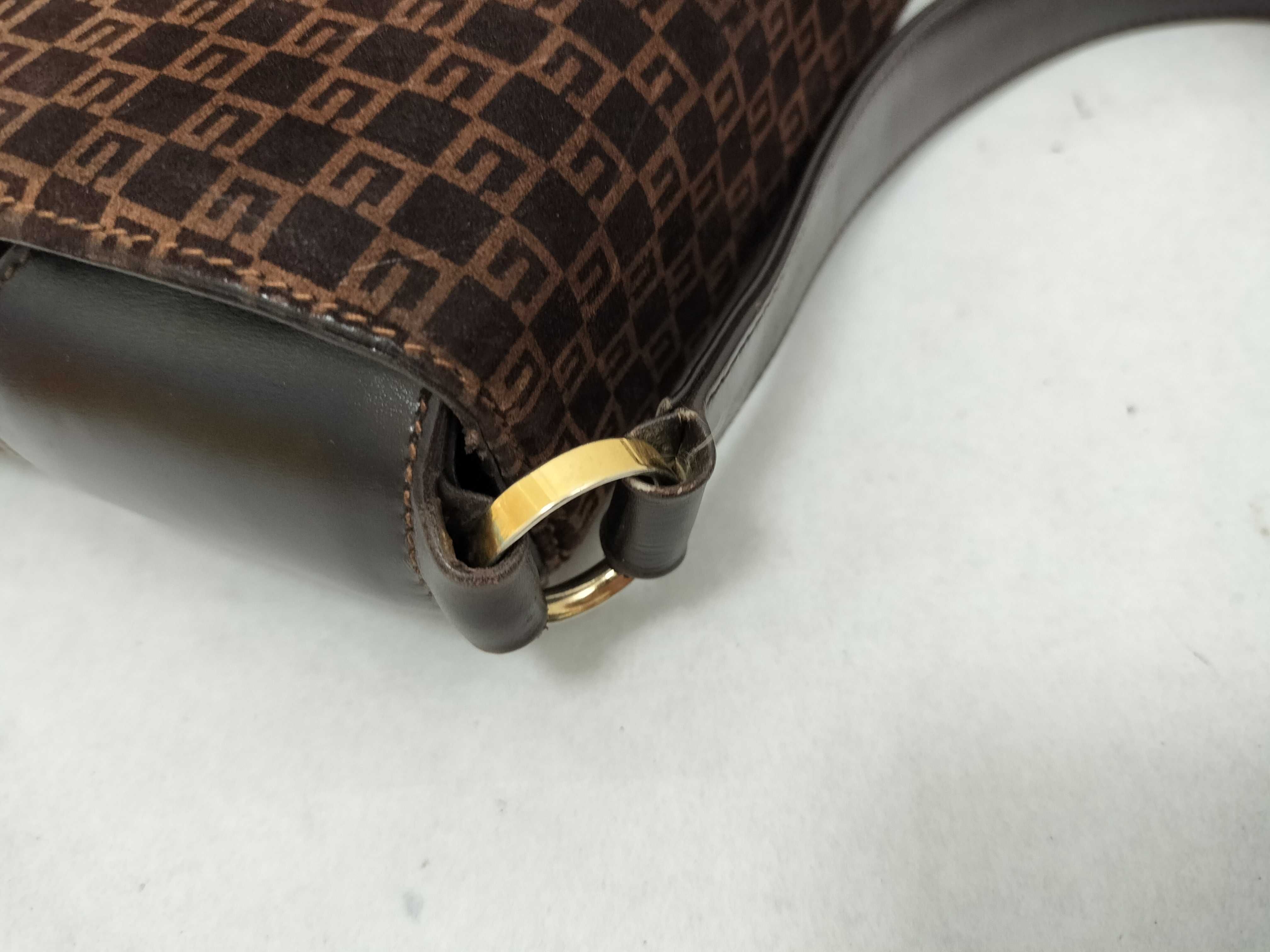 Old Gucci Tiger Head Motif Shoulder Bag Vintage Shoulder Bag — view 5
