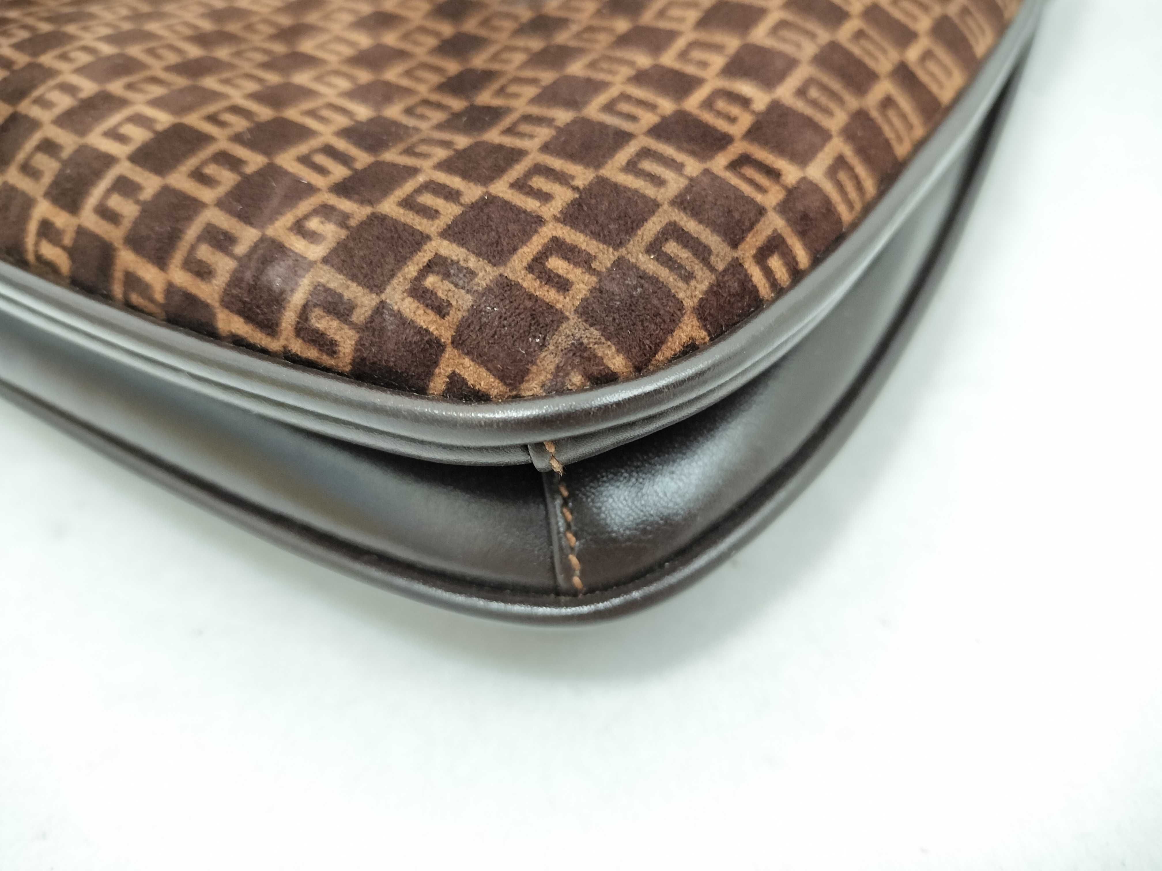 Old Gucci Tiger Head Motif Shoulder Bag Vintage Shoulder Bag — view 6