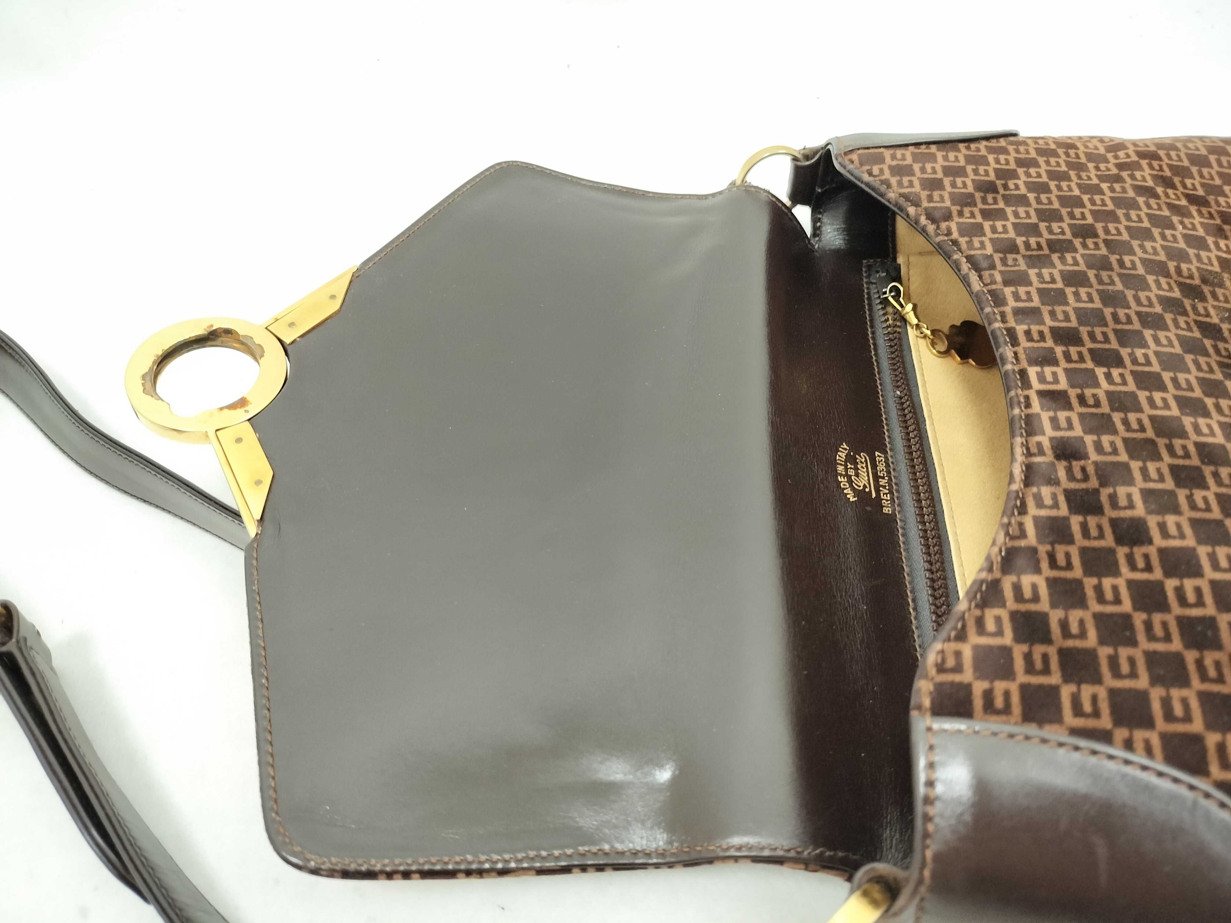 Old Gucci Tiger Head Motif Shoulder Bag Vintage Shoulder Bag — view 8