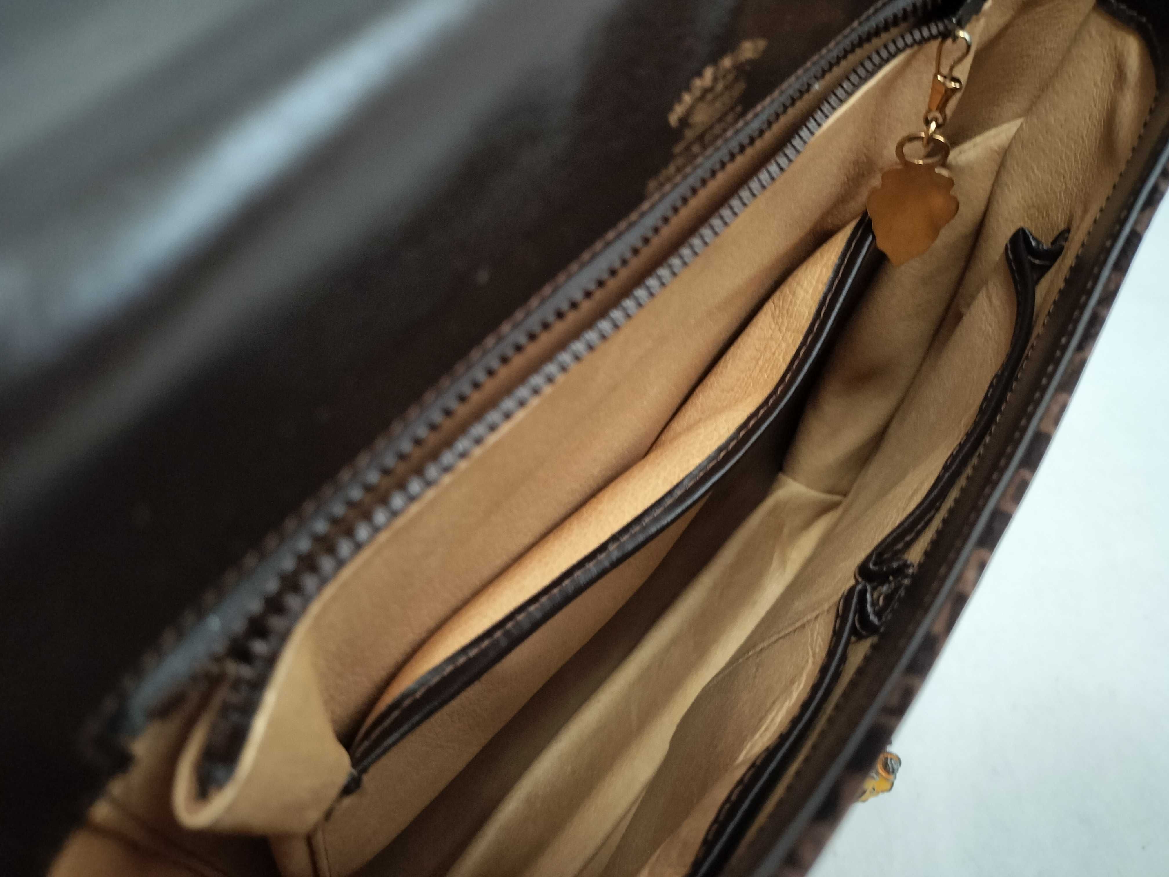 Old Gucci Tiger Head Motif Shoulder Bag Vintage Shoulder Bag — view 10