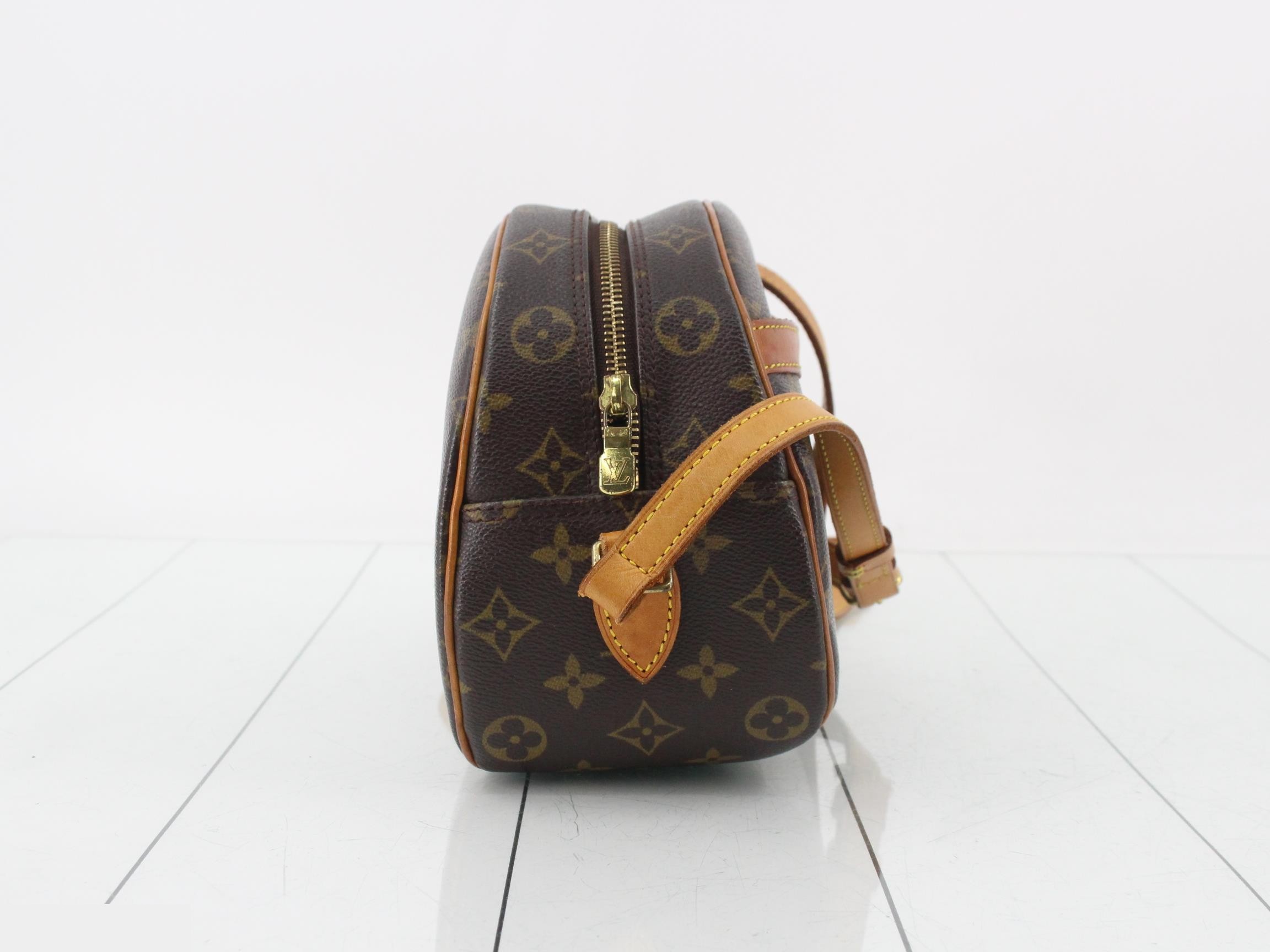 M51221 LV Monogram Blois — view 4