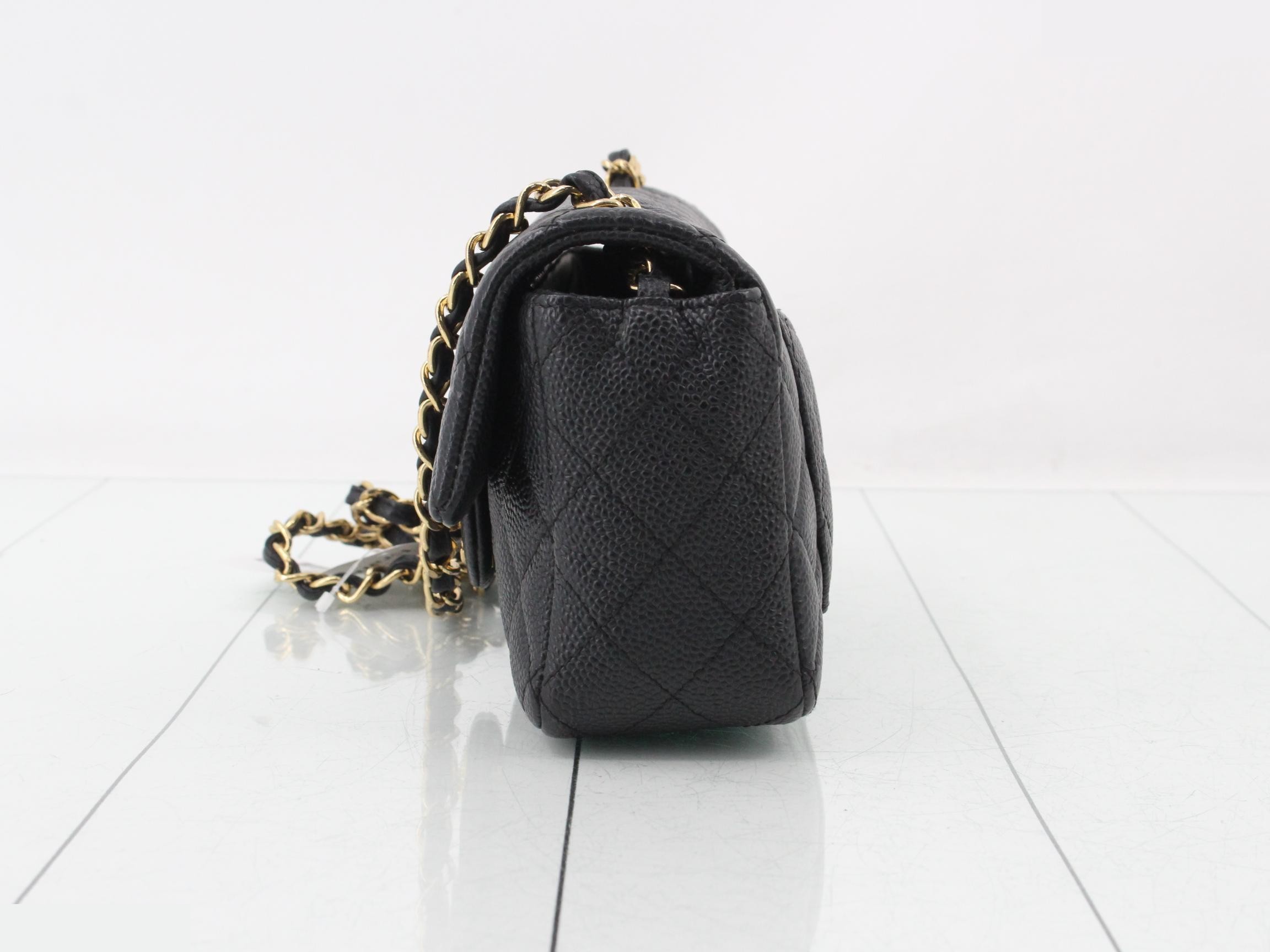 Matelassé Caviar Skin Chain Shoulder Bag — view 3