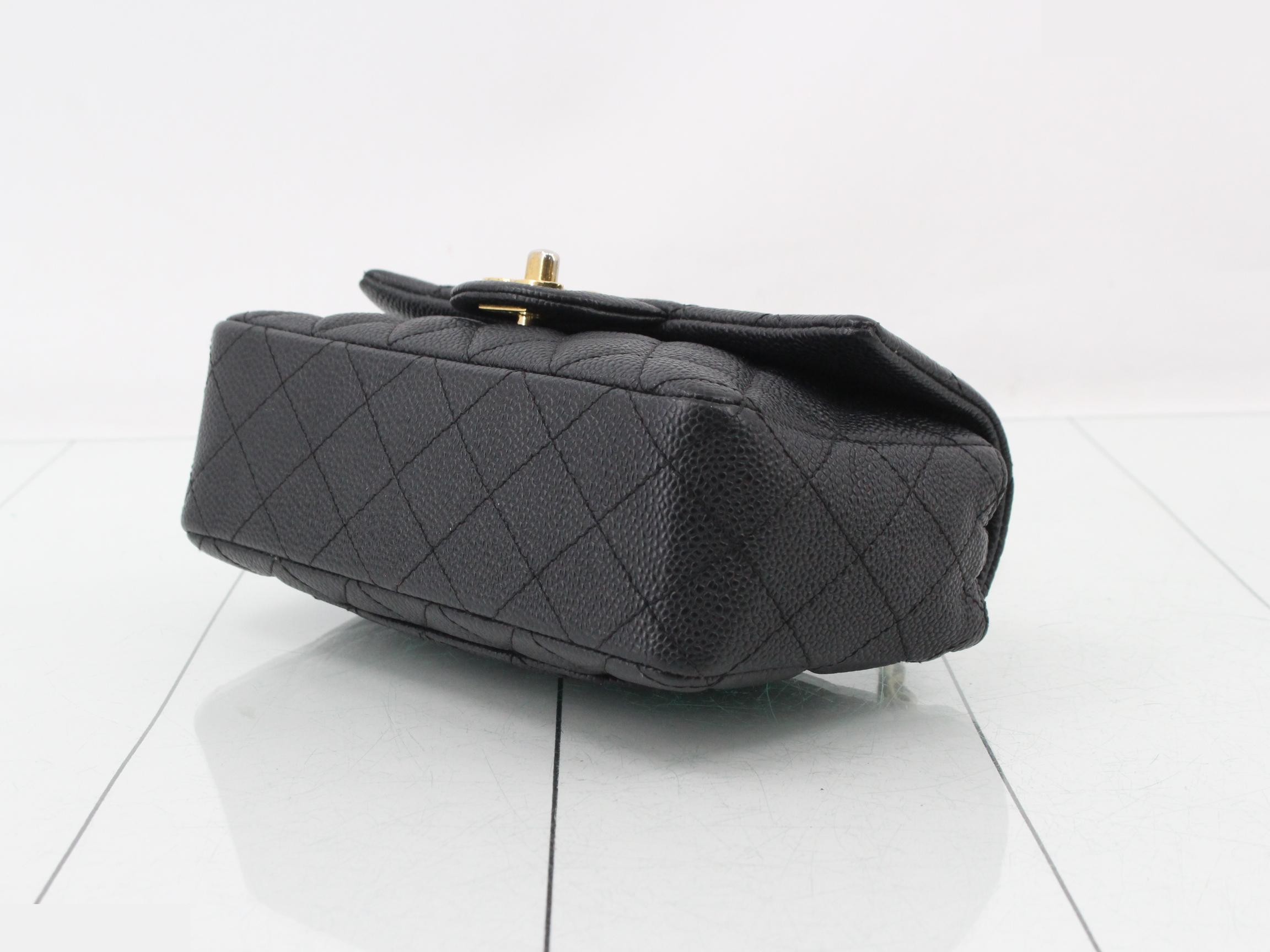 Matelassé Caviar Skin Chain Shoulder Bag — view 6