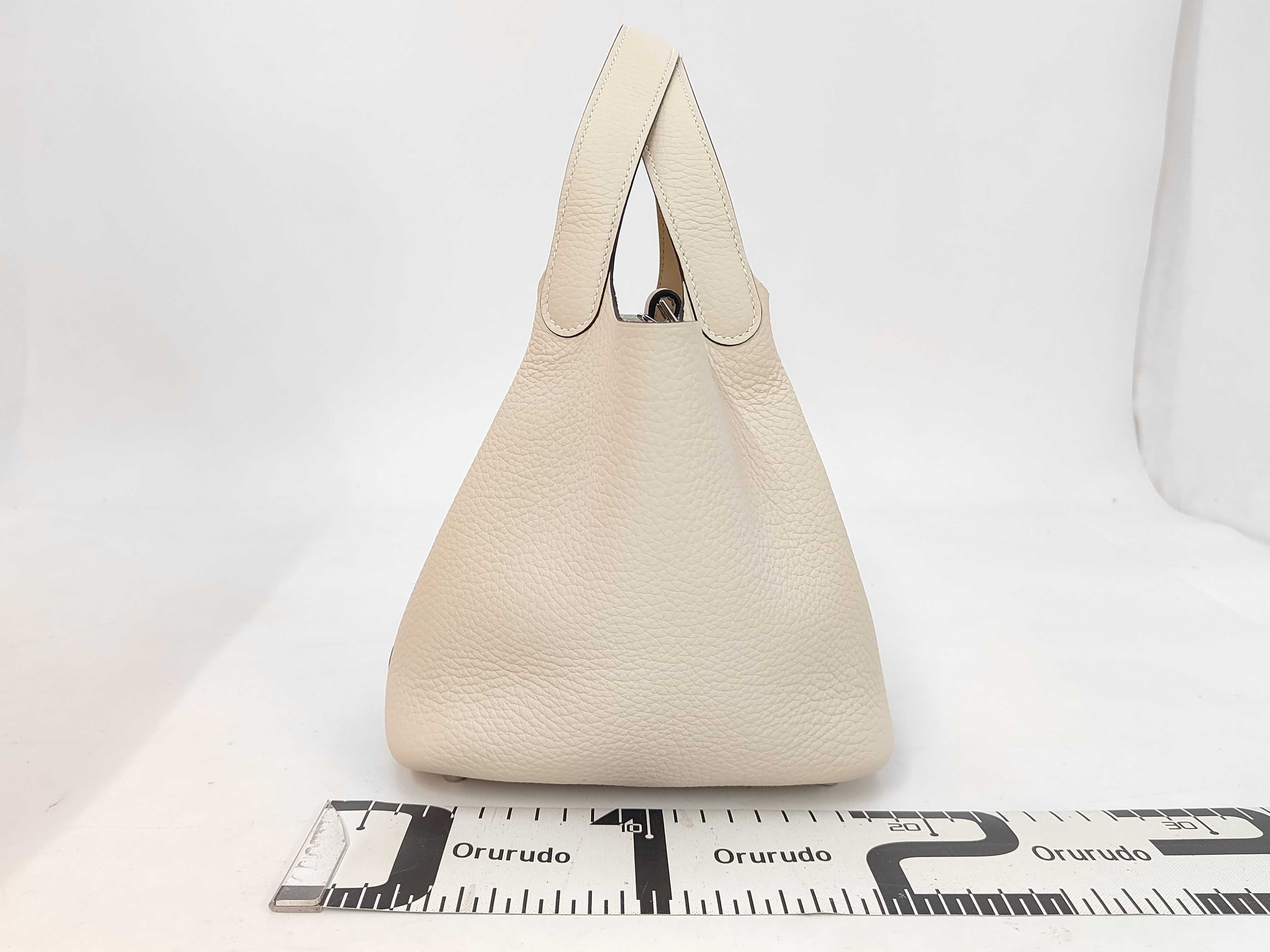 Picotin Lock PM Taurillon Clemence Eclat Craie/Sesame Silver Hardware G Stamp Handbag — view 2
