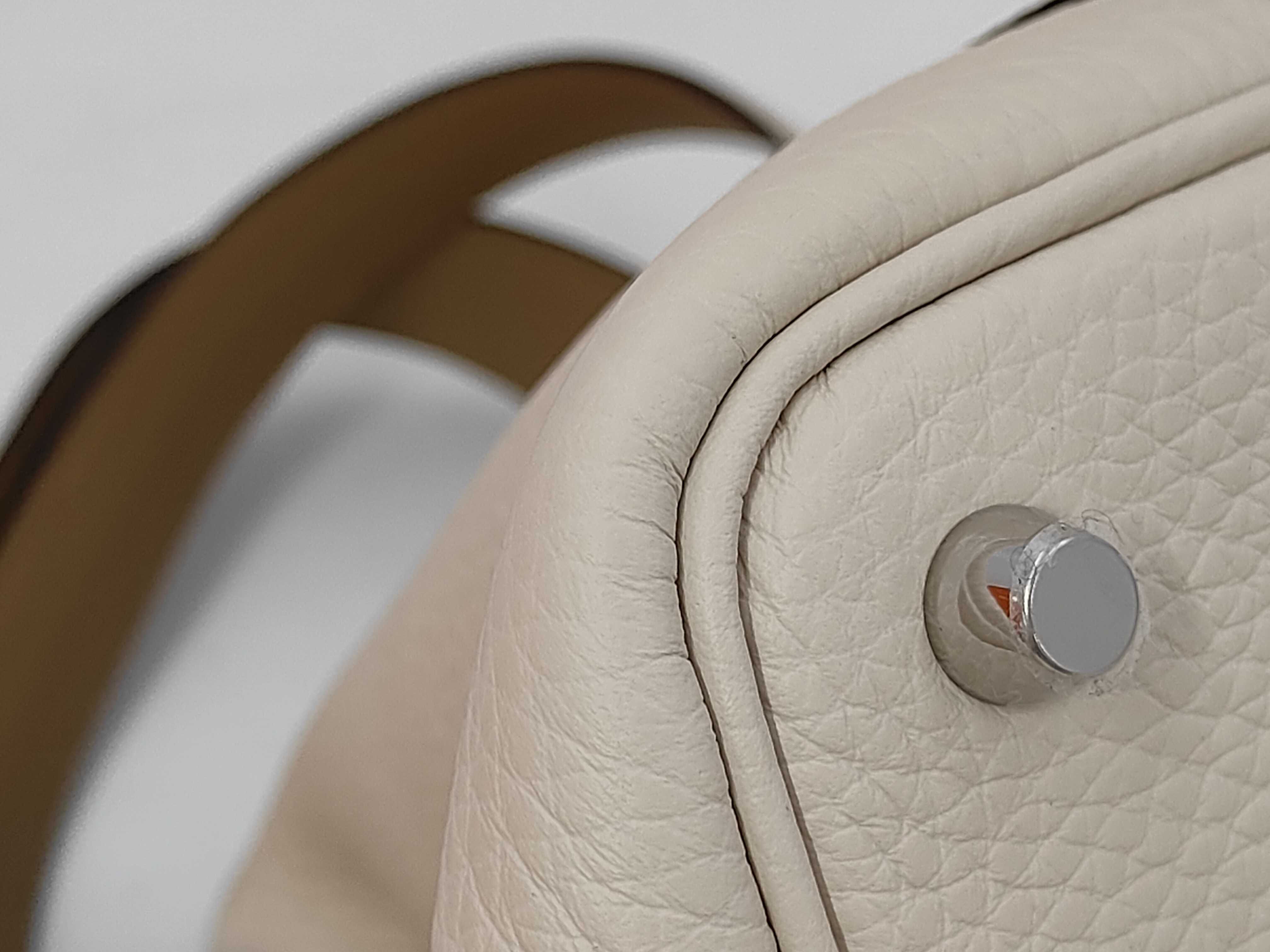 Picotin Lock PM Taurillon Clemence Eclat Craie/Sesame Silver Hardware G Stamp Handbag — view 3