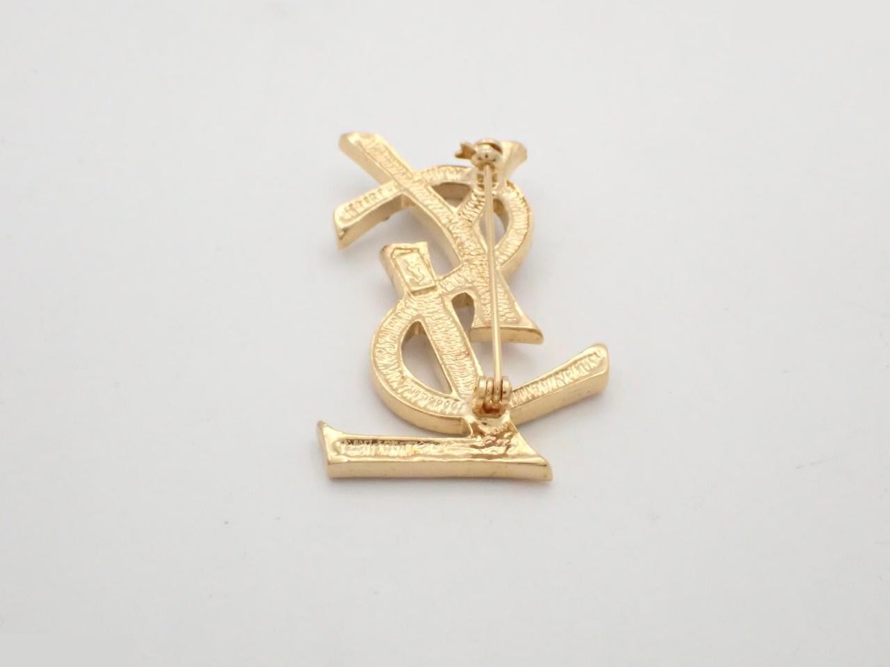 Other lines: Precious metals and brooches — view 2
