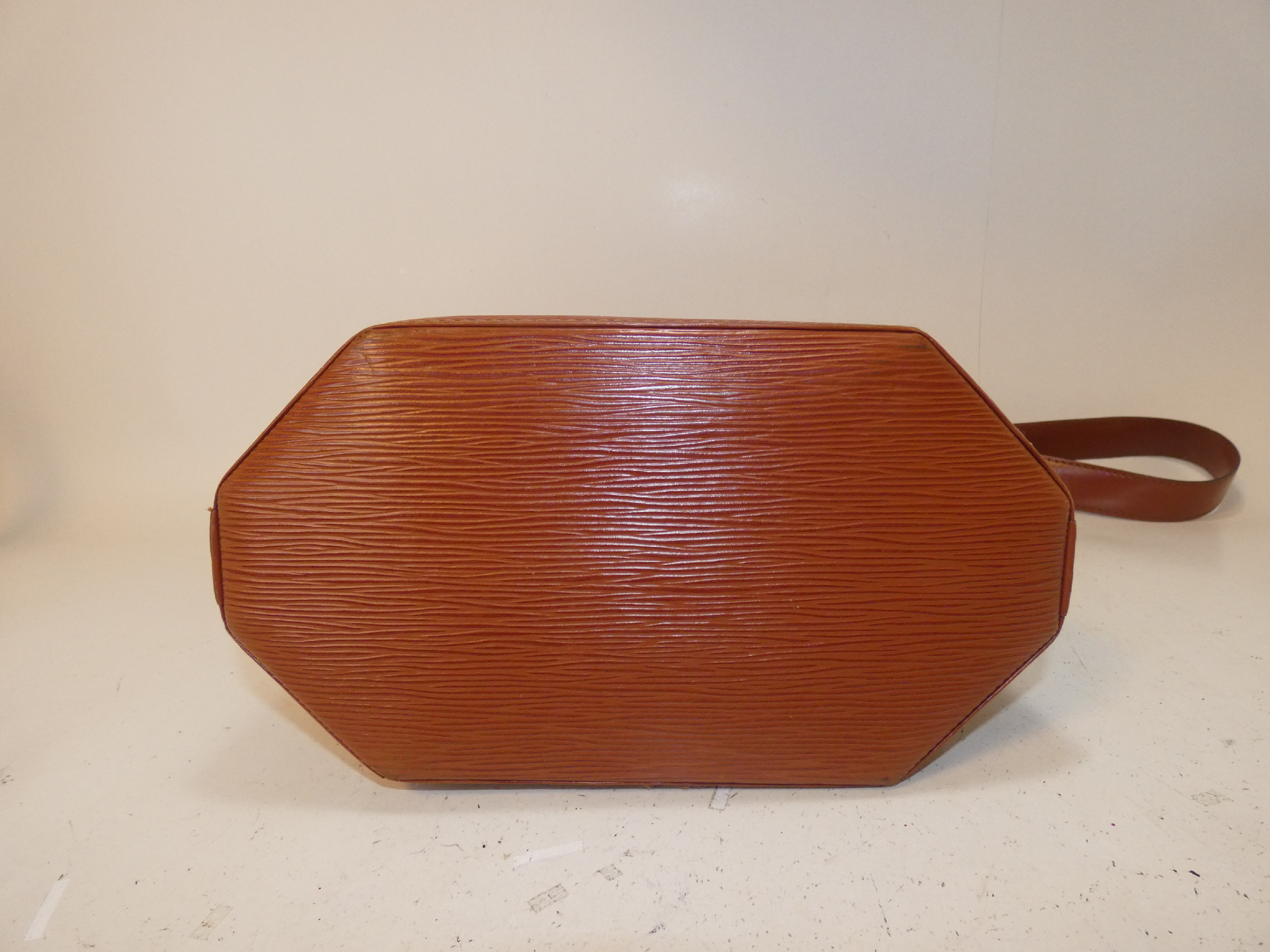 Epi Sac Depaule Brown Shoulder Bag — view 8