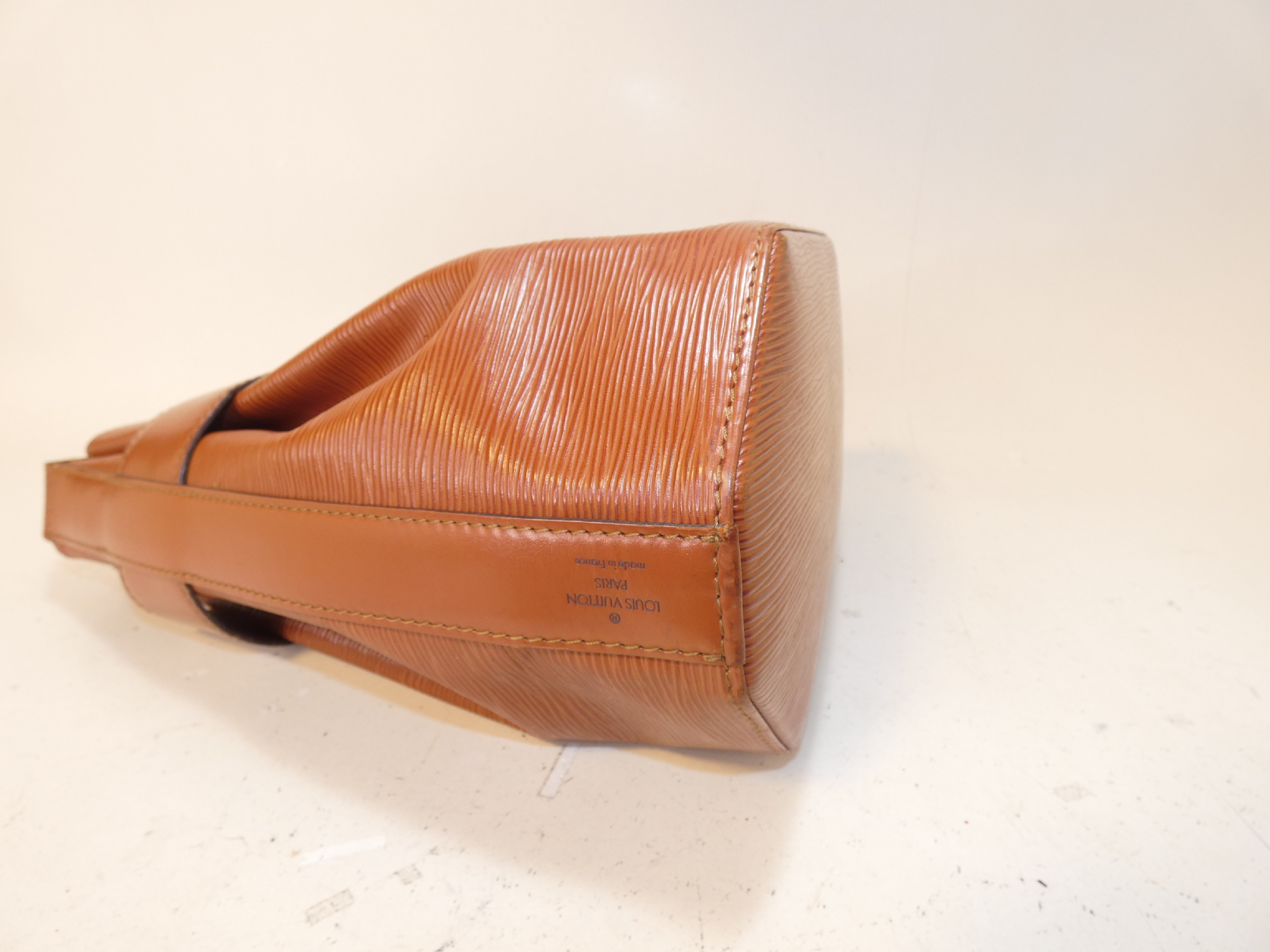 Epi Sac Depaule Brown Shoulder Bag — view 9