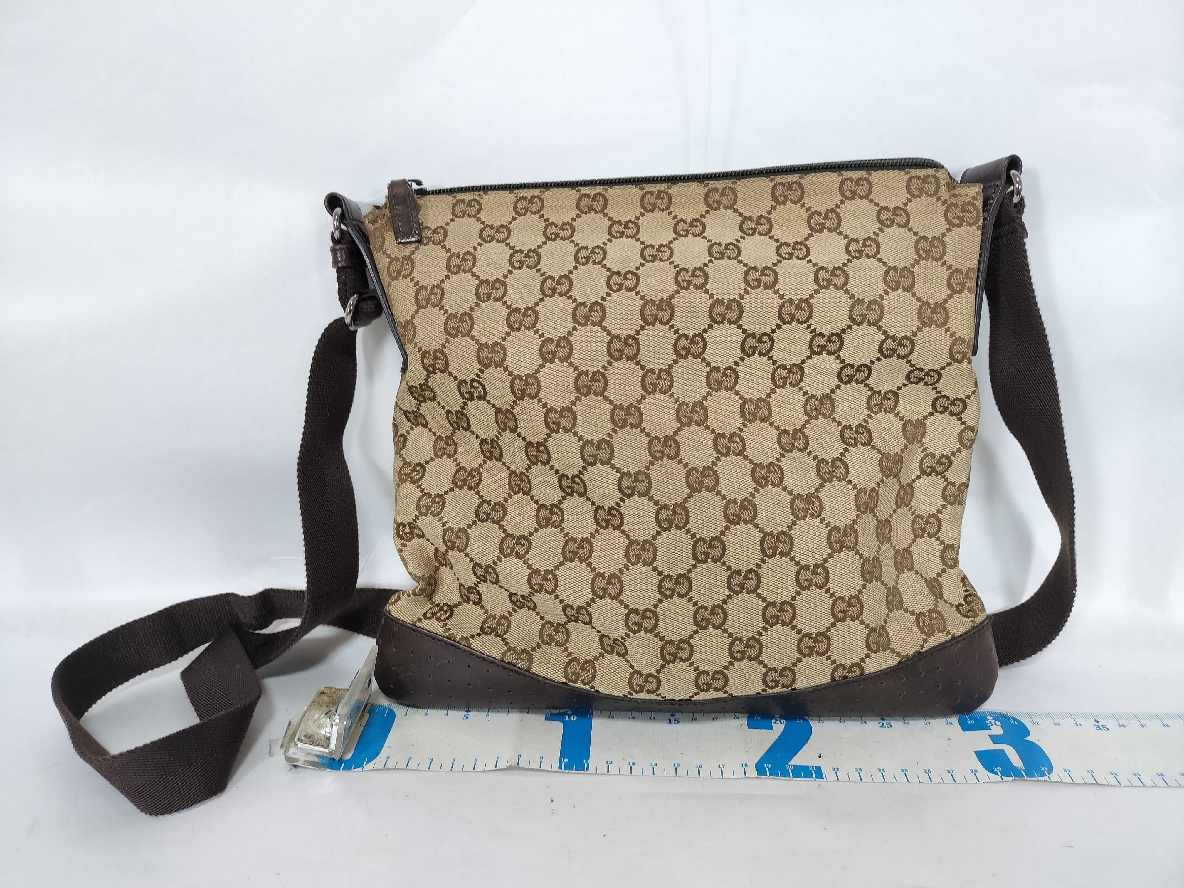 GG Canvas Shoulder Bag — view 2