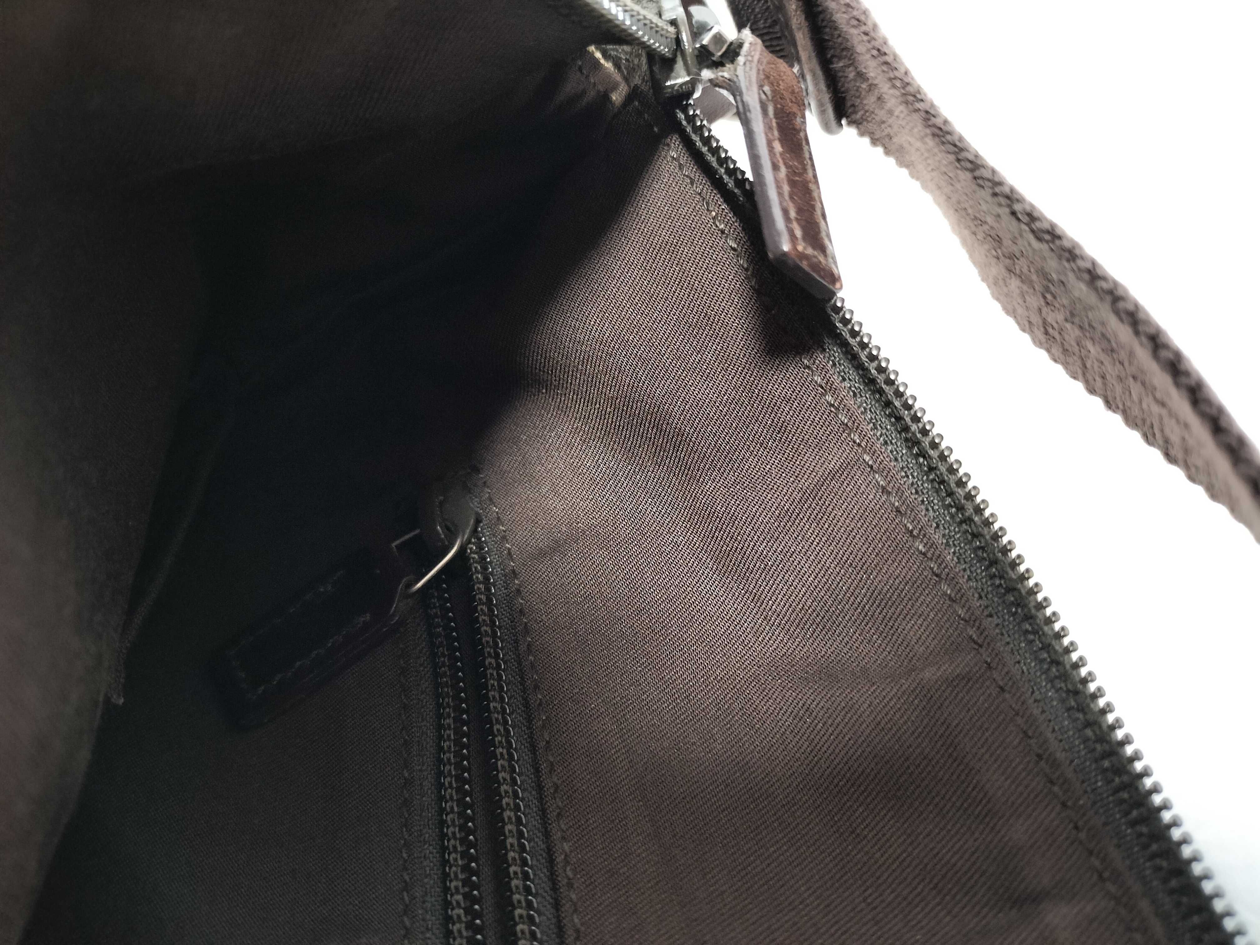 GG Canvas Shoulder Bag — view 14