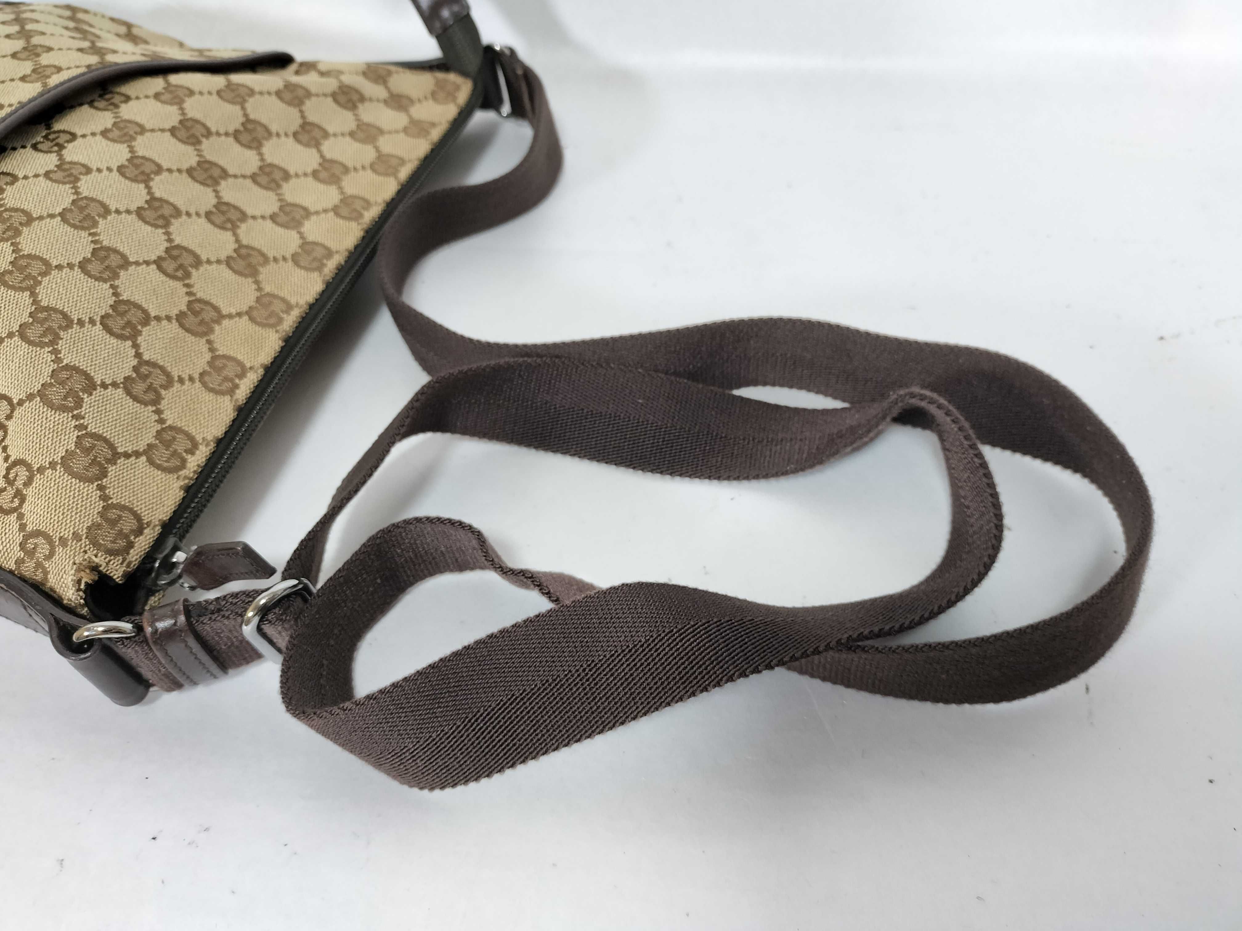 GG Canvas Shoulder Bag — view 3