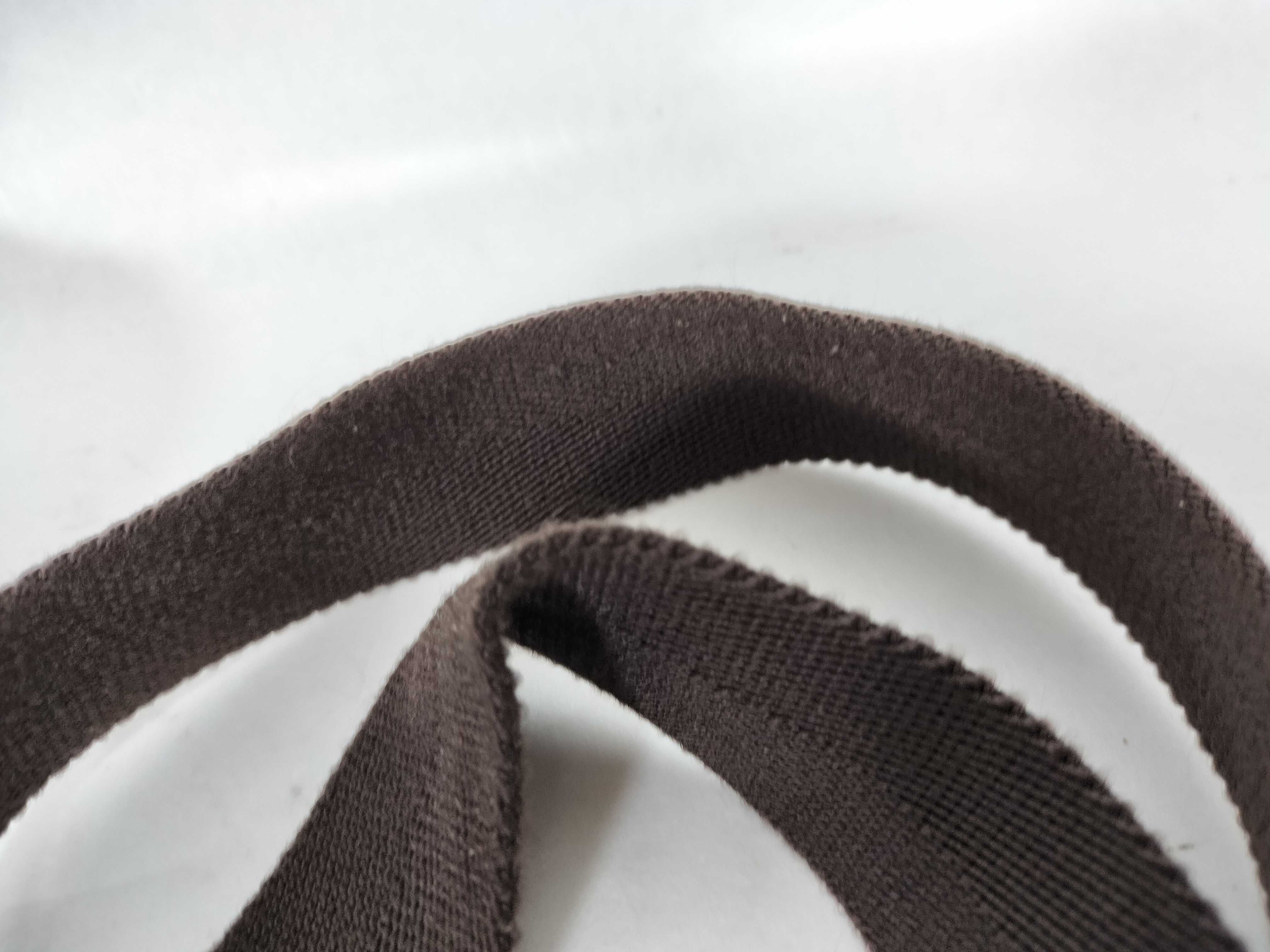 GG Canvas Shoulder Bag — view 4