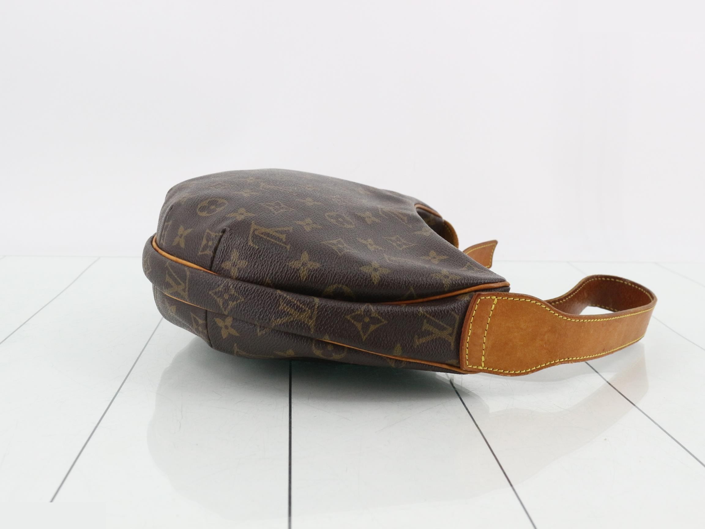 handbag — view 3