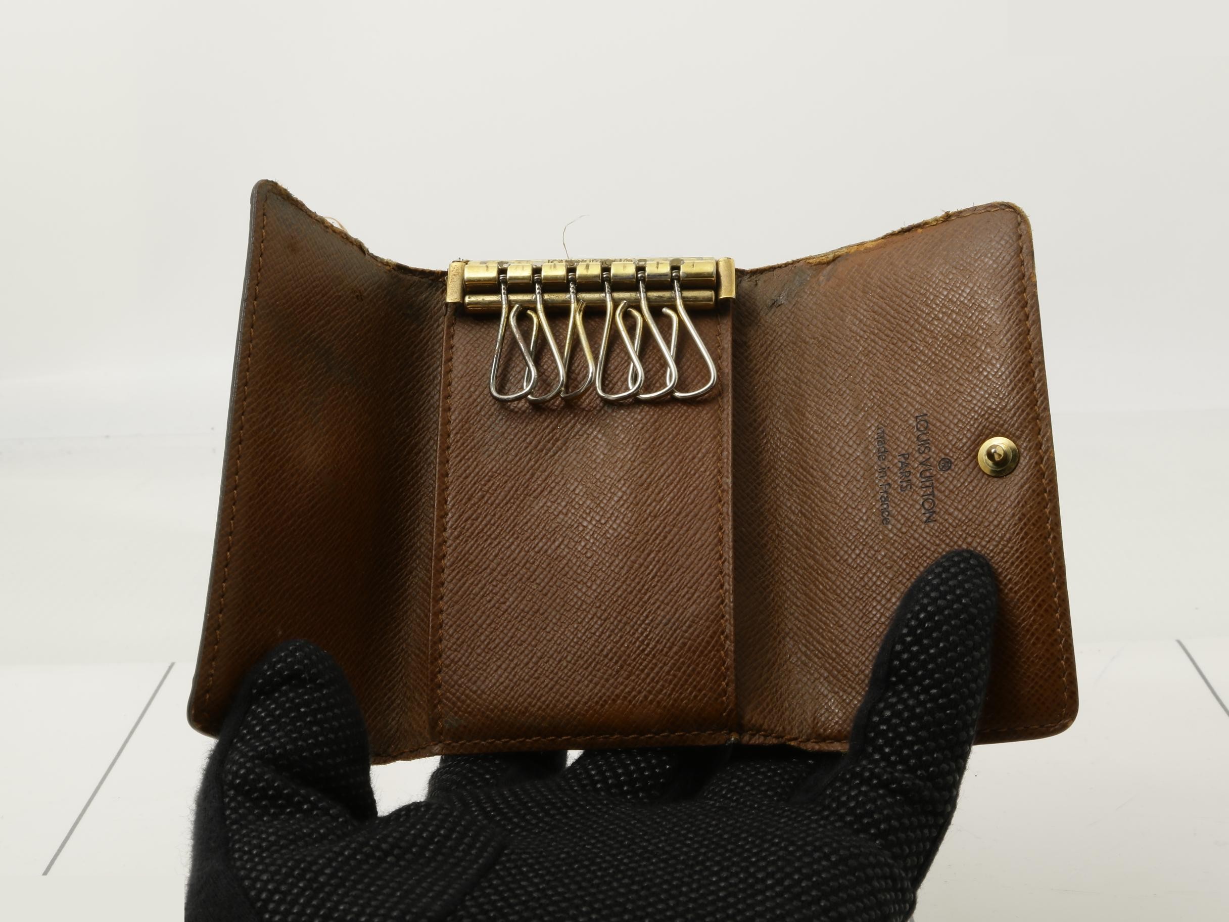 Key case — view 4