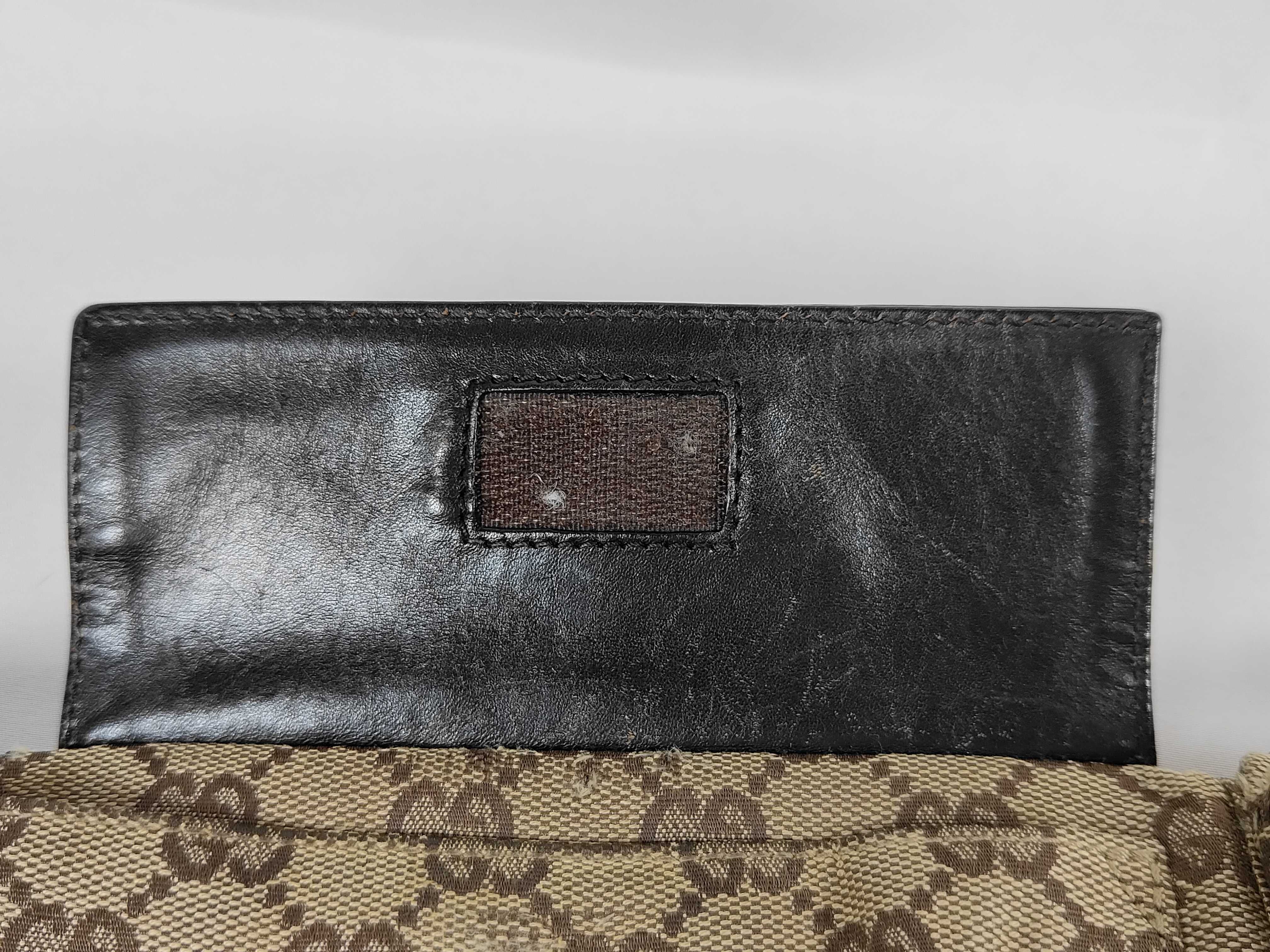GG Canvas Body Bag — view 14