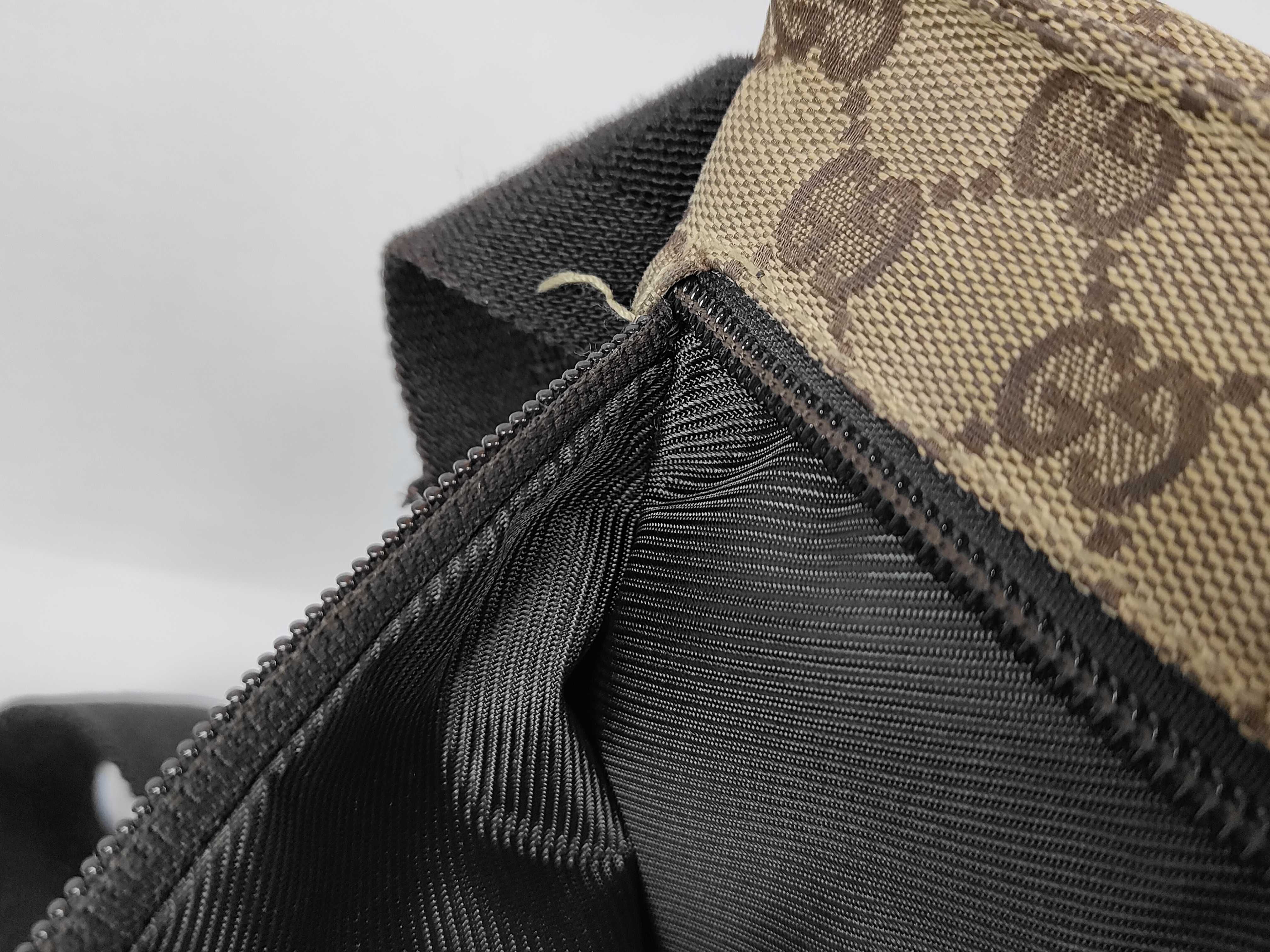 GG Canvas Body Bag — view 10