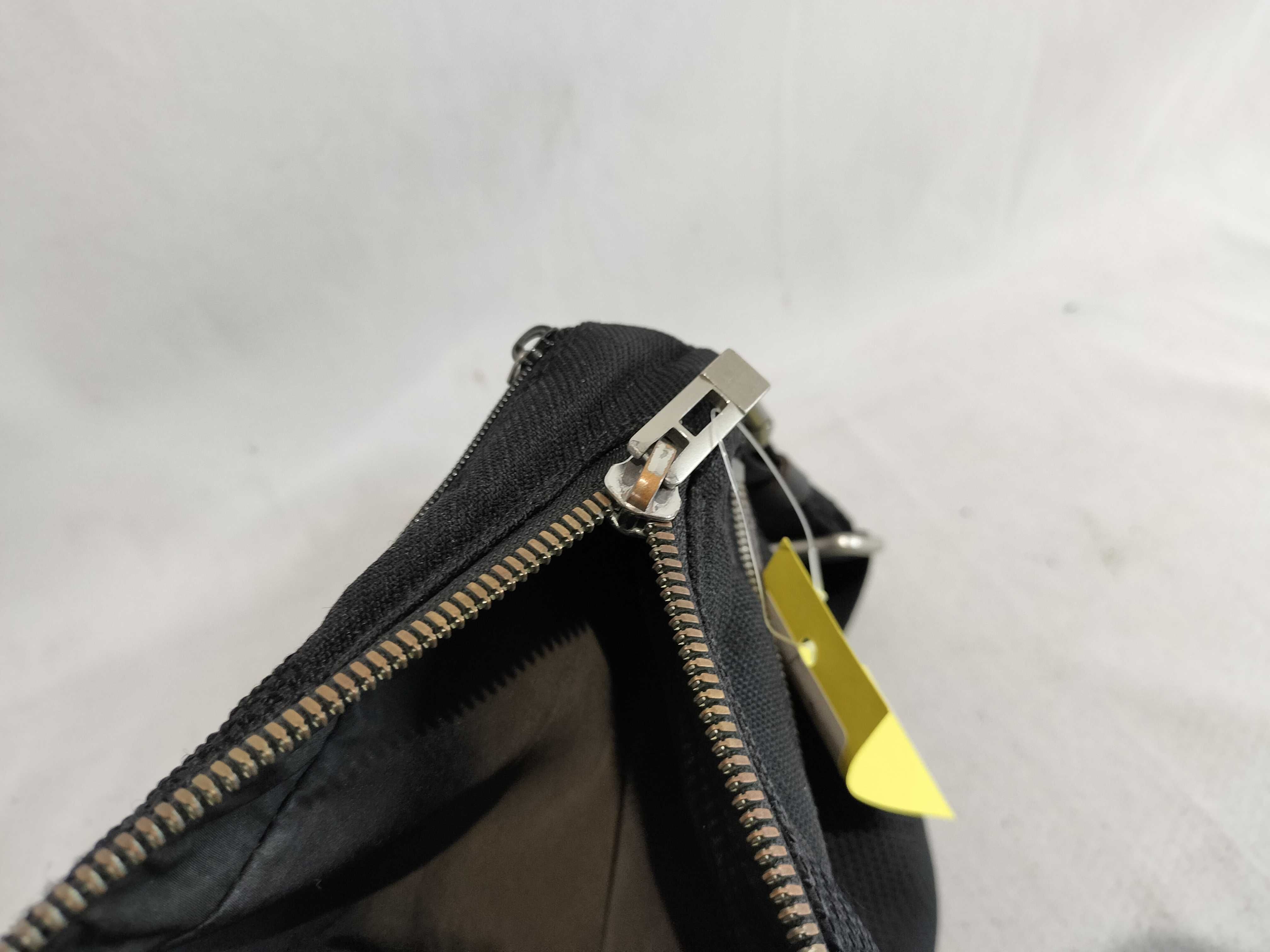 Damier Geant Body Bag — view 12