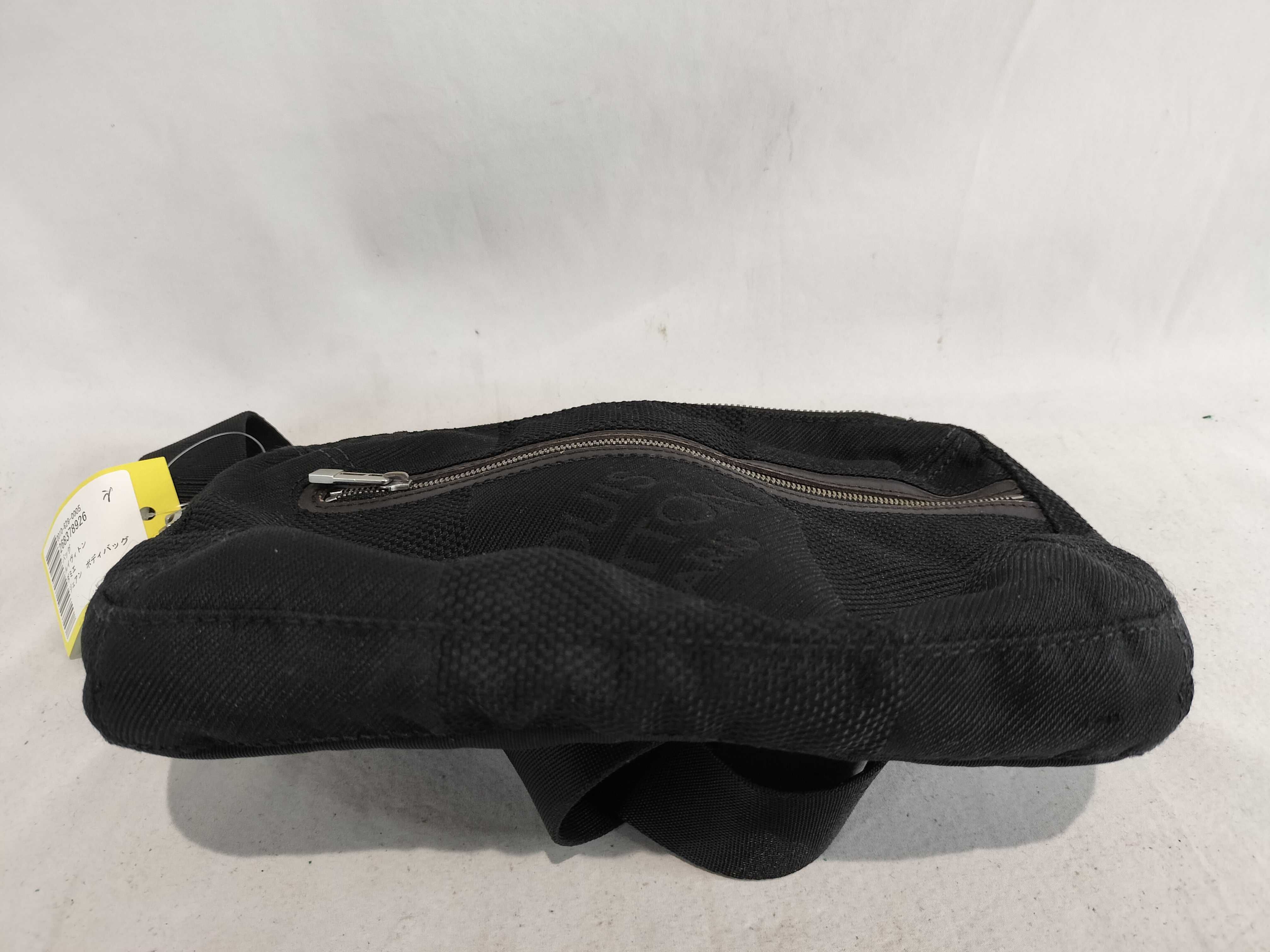 Damier Geant Body Bag — view 8