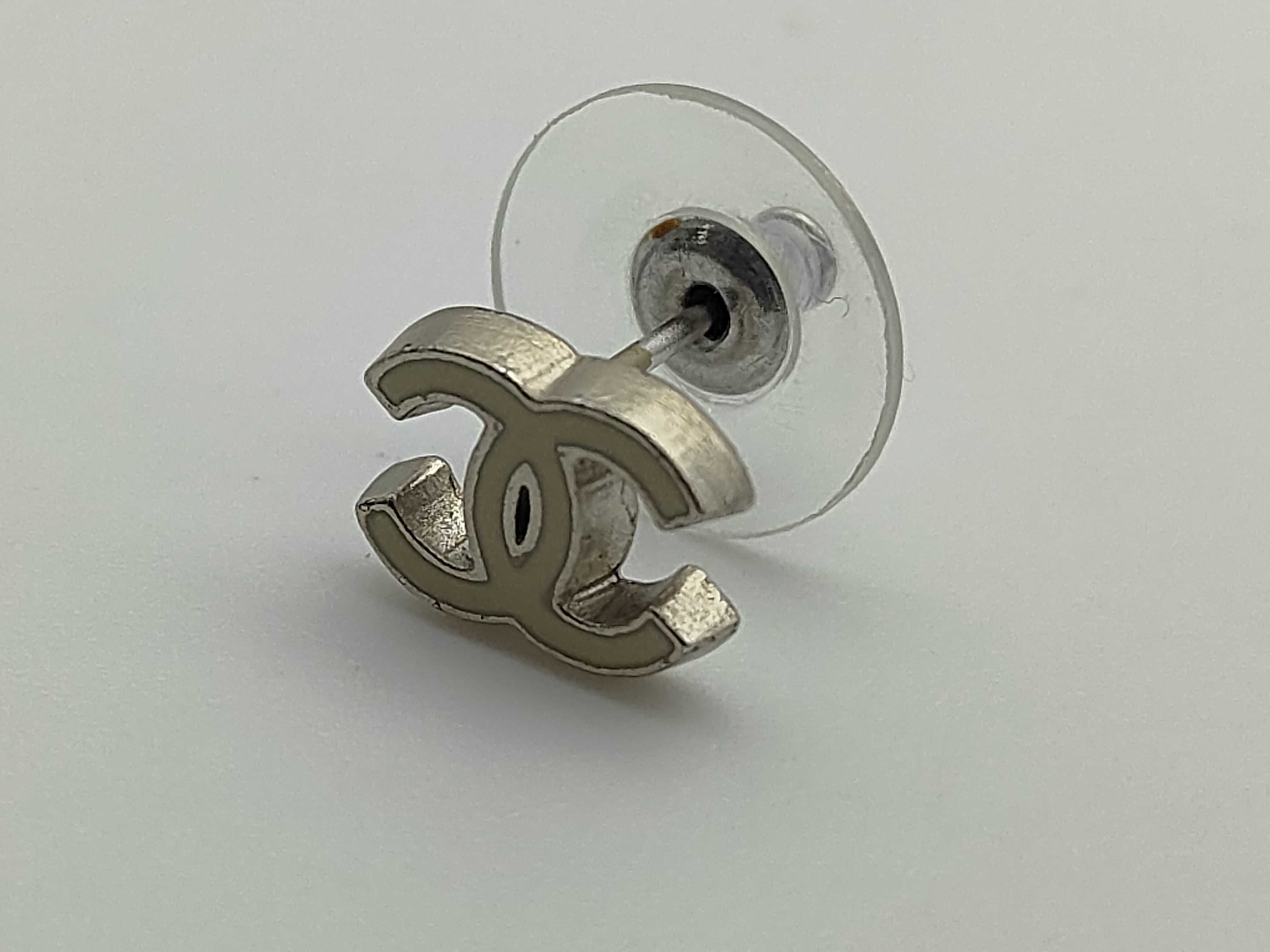 earrings here mark white x silver 04P earrings — view 6