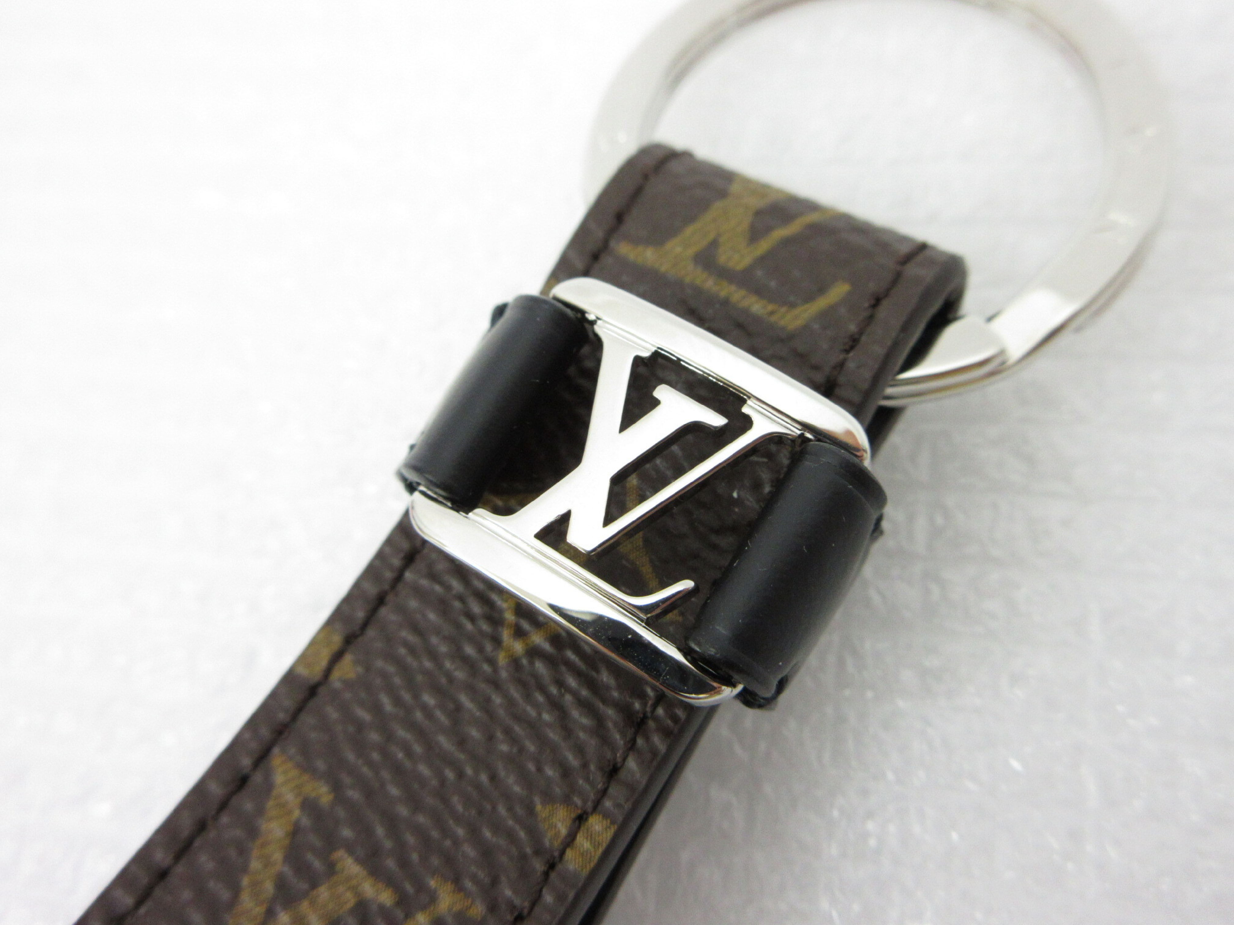 Monogram M62709 Keychain - LV Dragonne Keyring Strap Key Case/Keychain — view 3