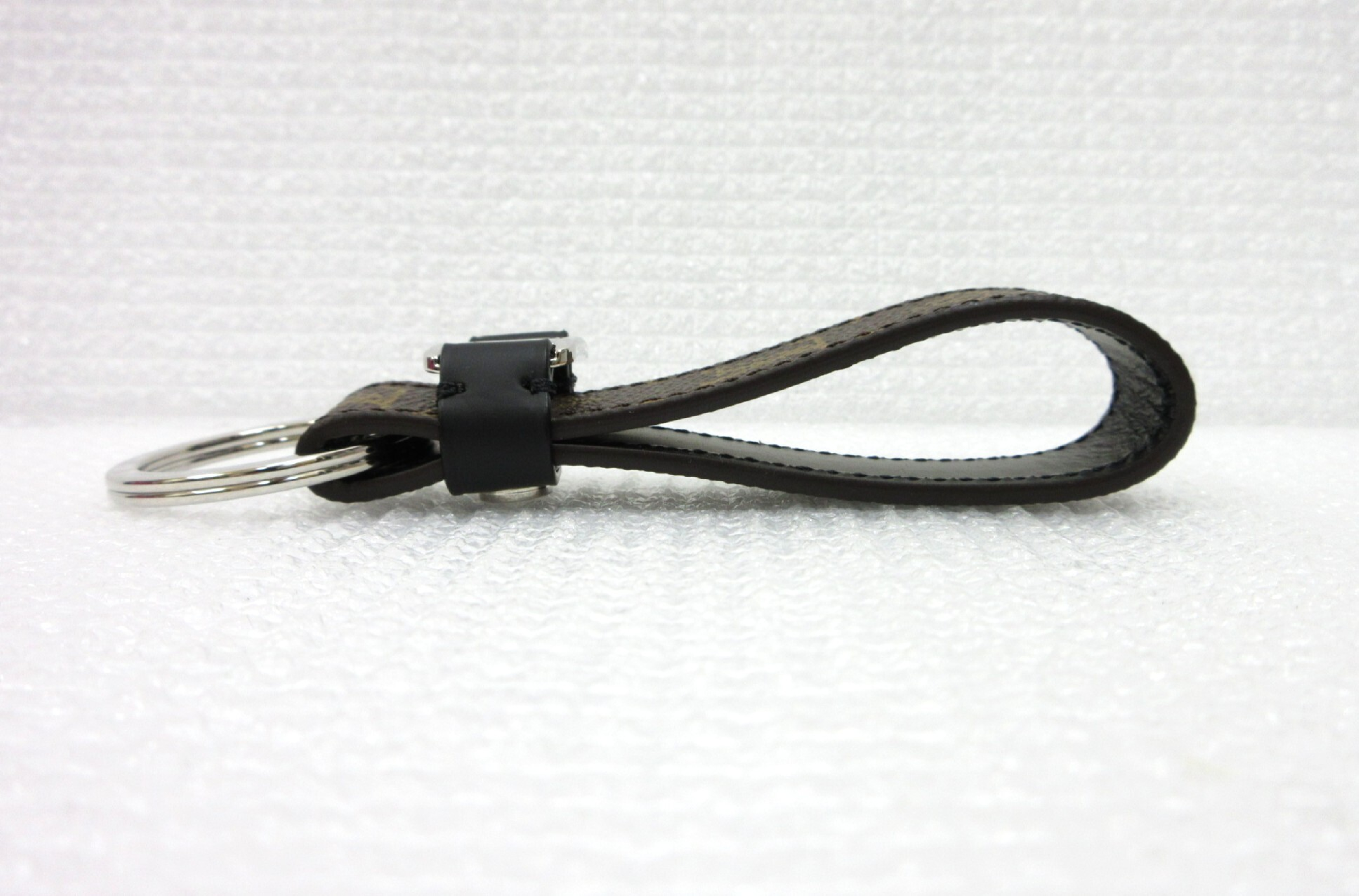 Monogram M62709 Keychain - LV Dragonne Keyring Strap Key Case/Keychain — view 4