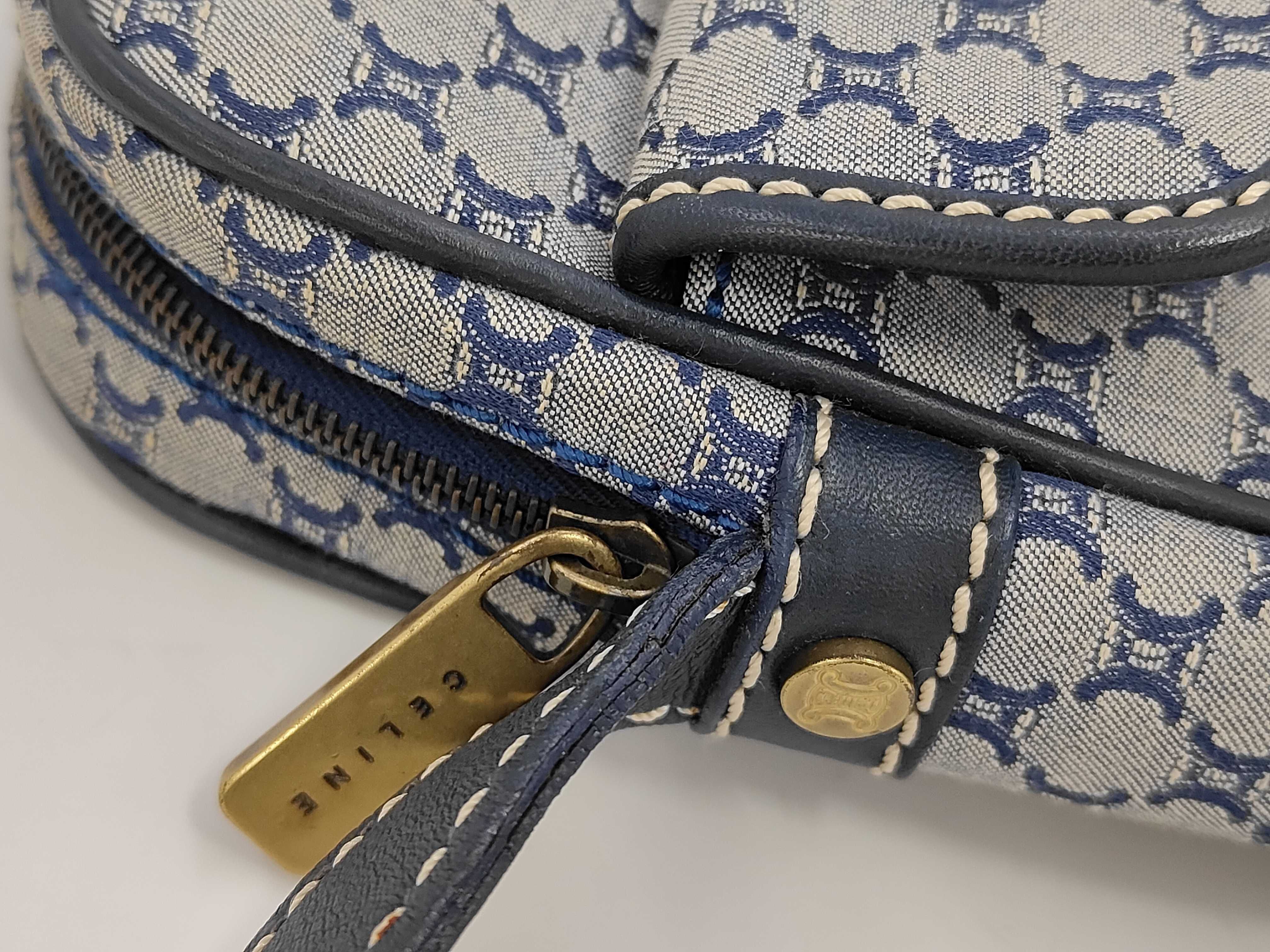 Macadam pattern logo shoulder bag — view 5
