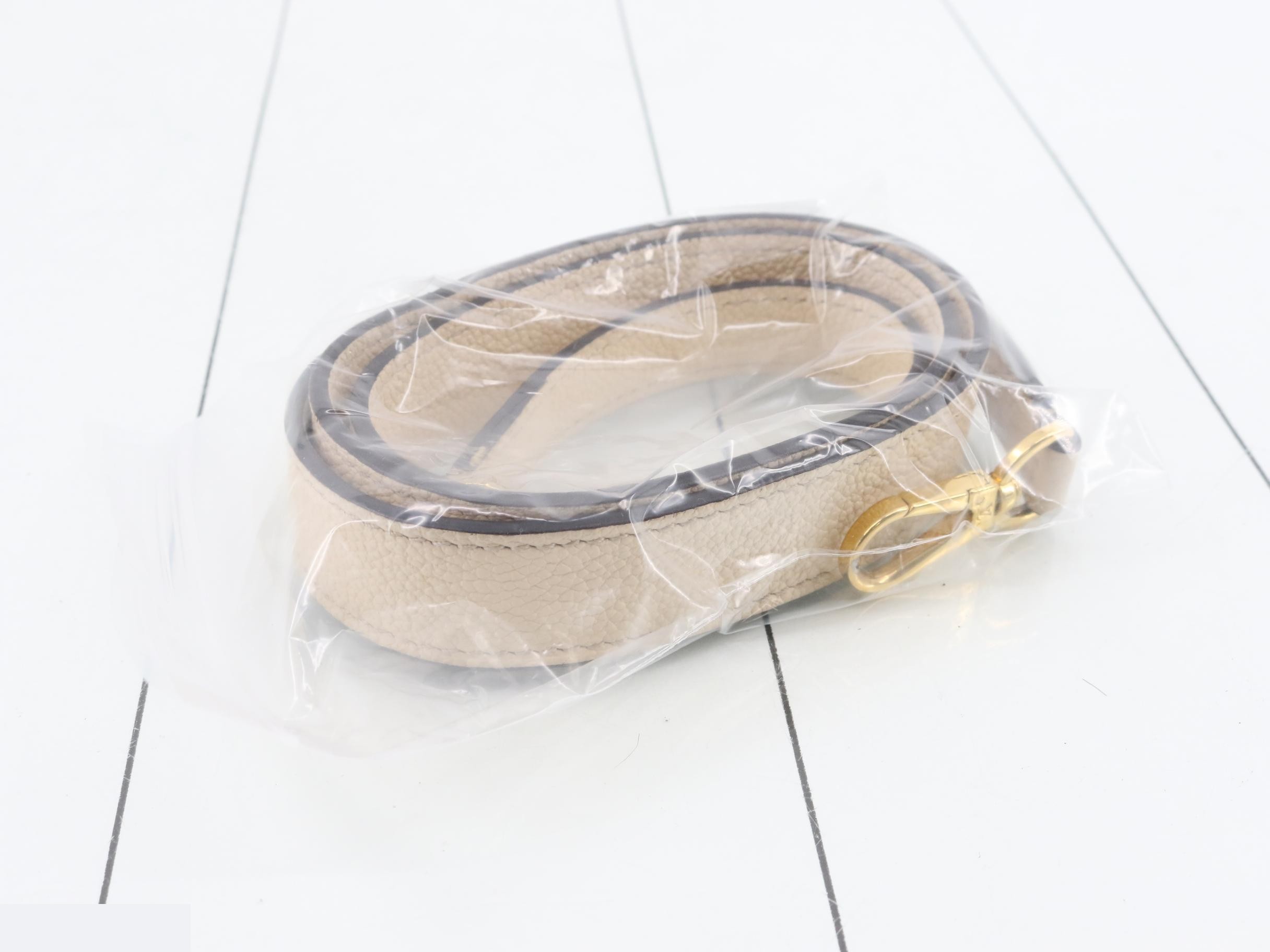 Monogram Empreinte Neo Alma BB with scarf AR6109 — view 7