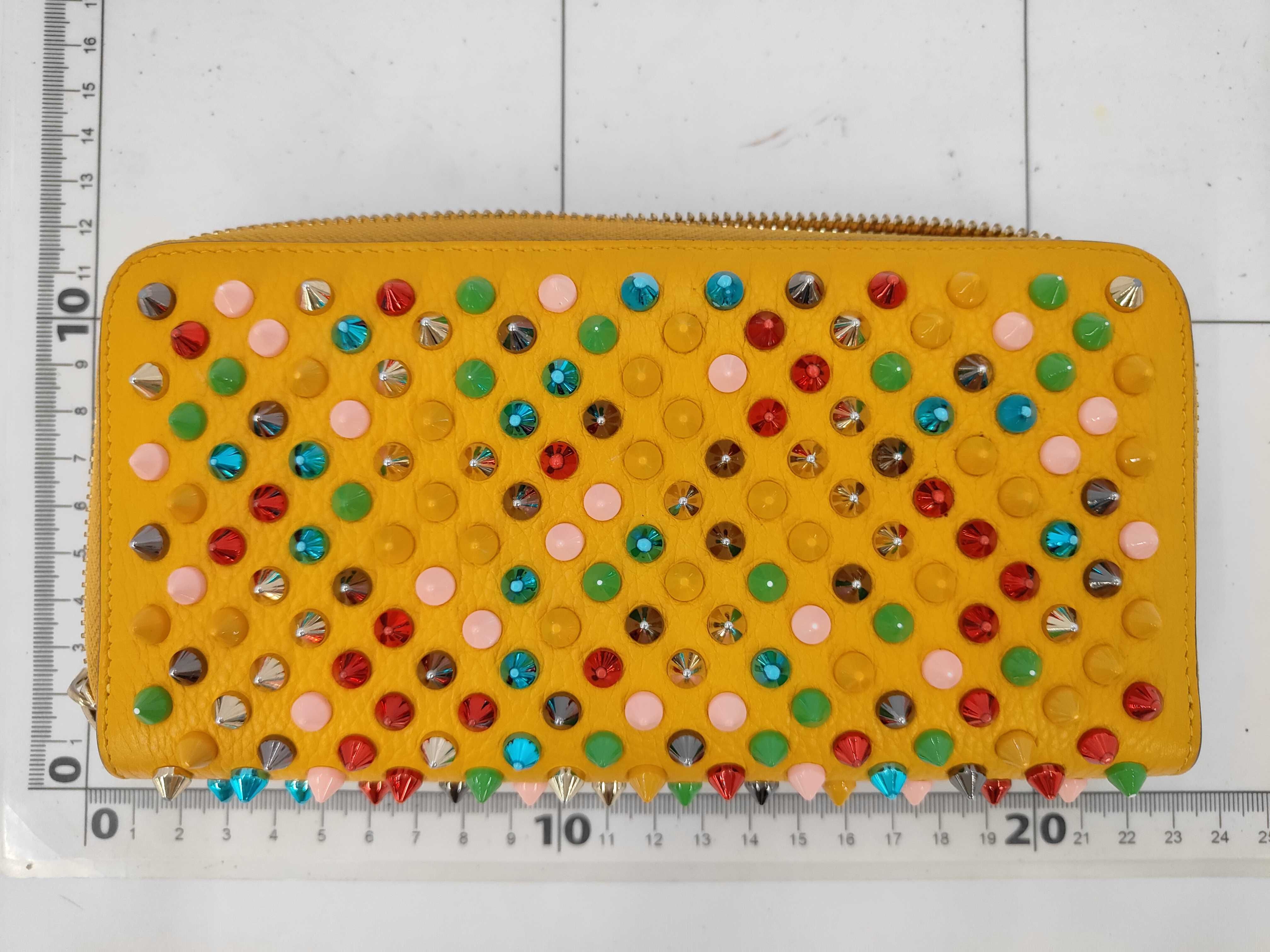 wallet — view 2