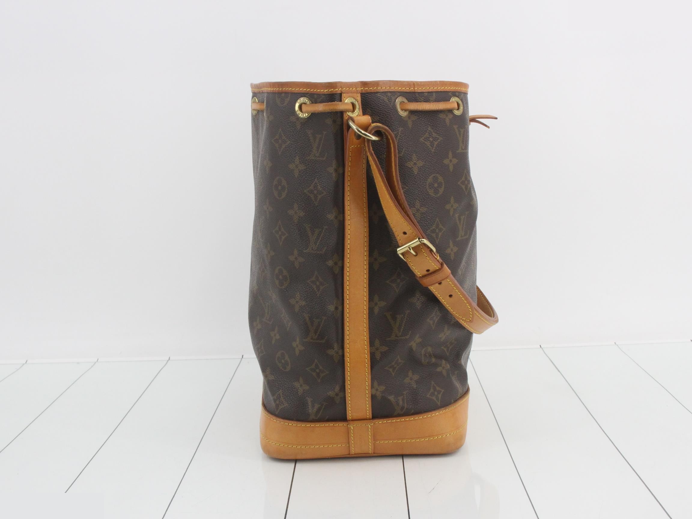 Noé Monogram Drawstring Shoulder Bag — view 4