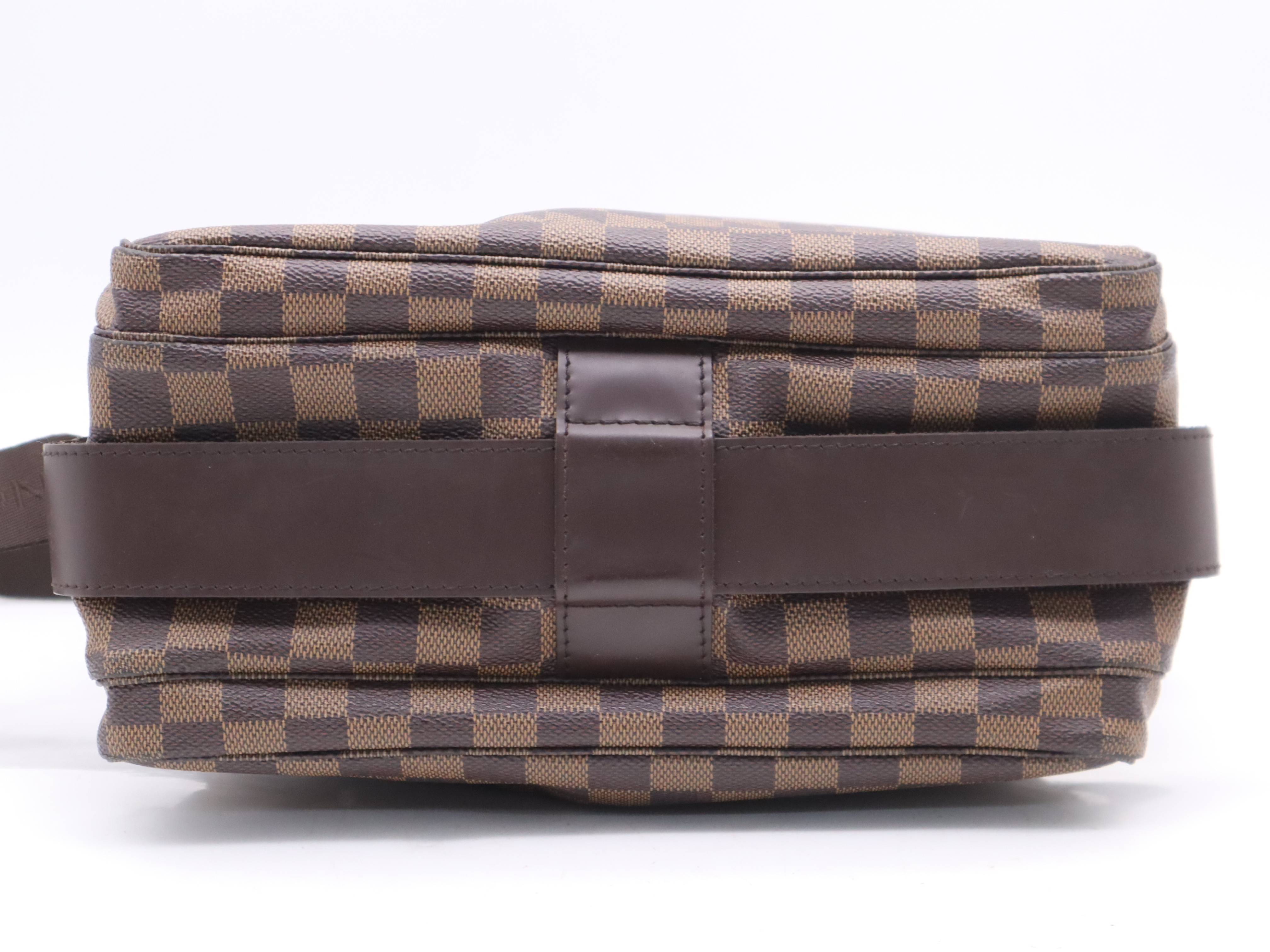 N45255 Damier Naviglio Shoulder Bag — view 4