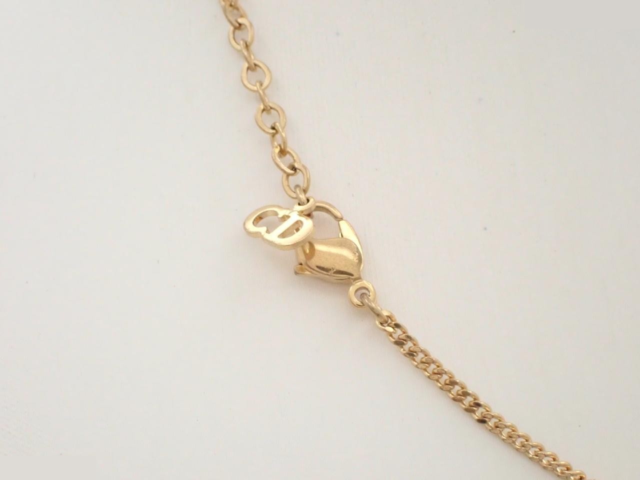 Other line: Precious metals, necklaces, pendants, neck circumference approximately 44 cm. — view 2