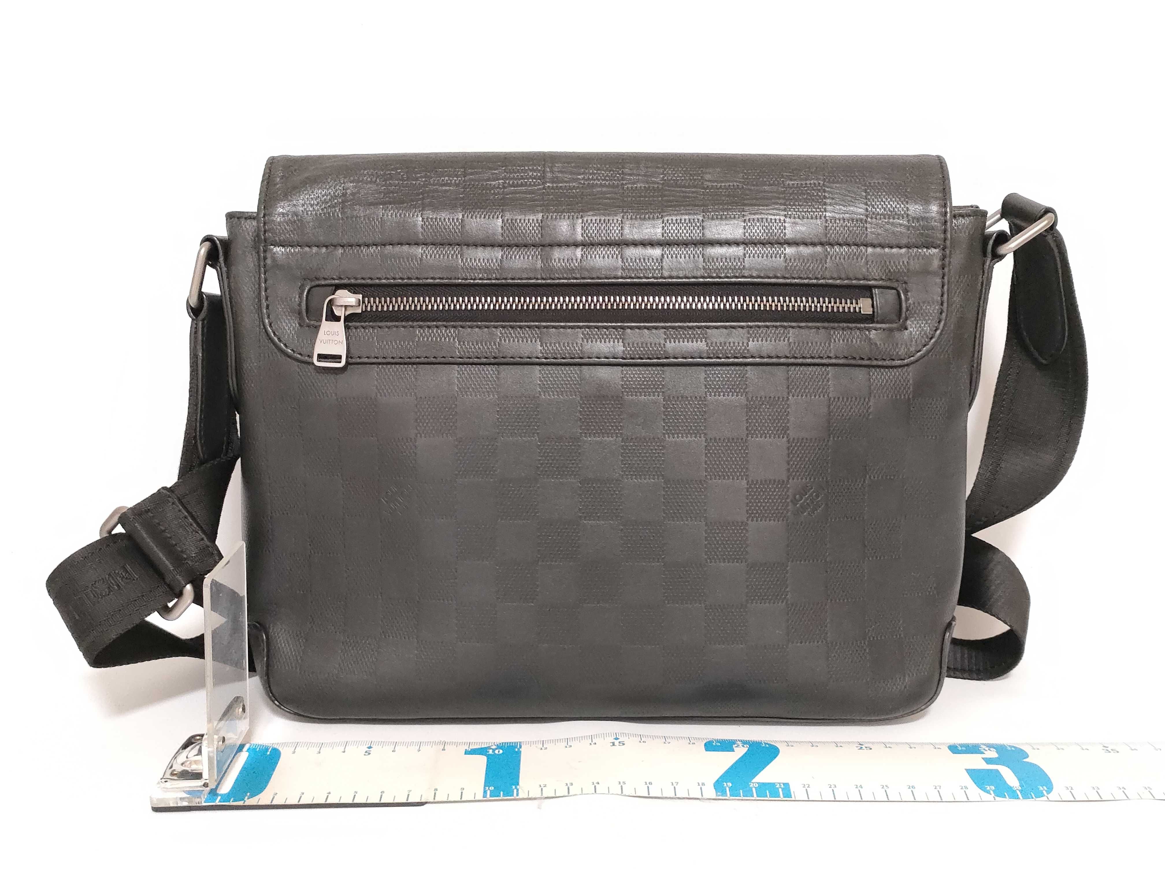 Damier Graphite Louis Vuitton District PM Damier Infini Shoulder Bag Black Shoulder Bag — view 2