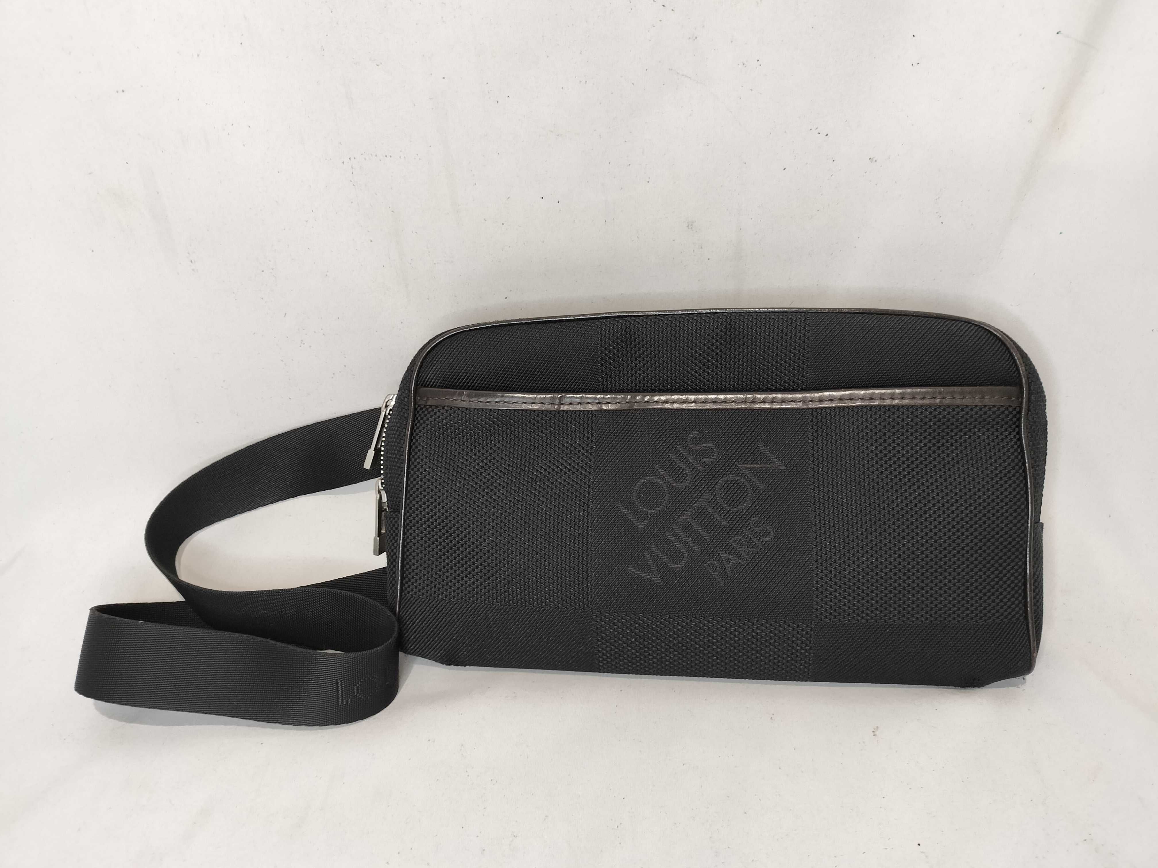 Damier Vuitton Damier Geant Acrobat M93620 Shoulder Bag