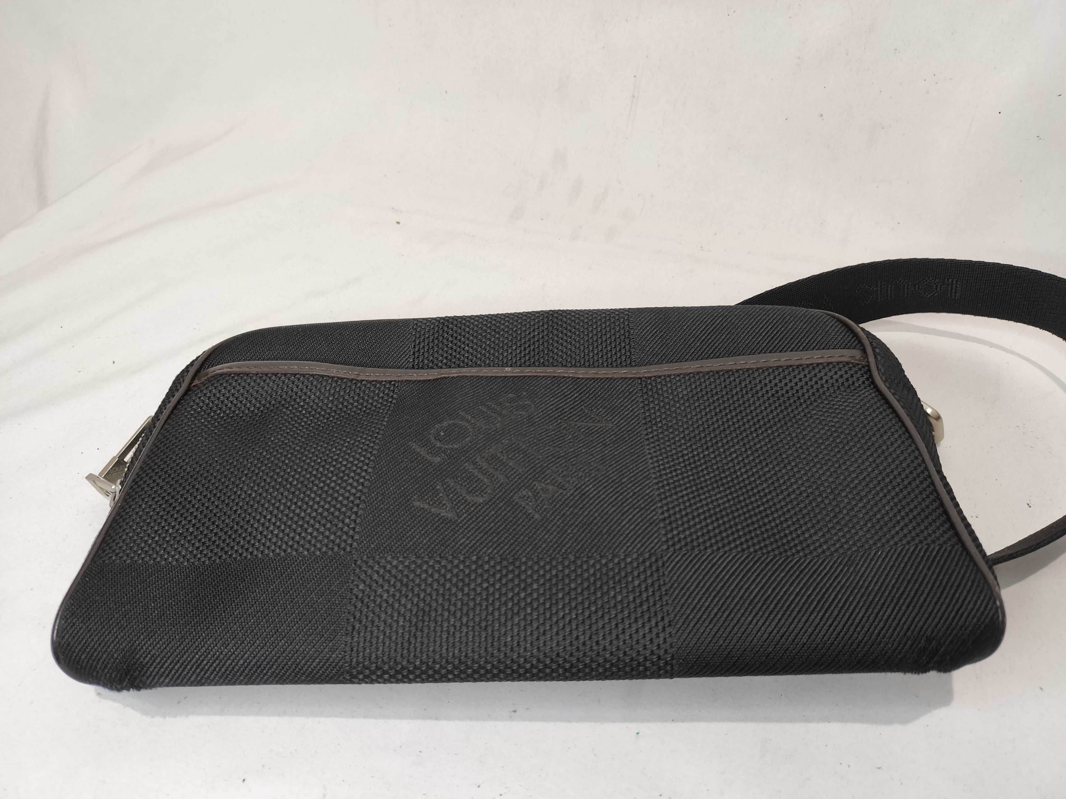 Damier Vuitton Damier Geant Acrobat M93620 Shoulder Bag — view 8