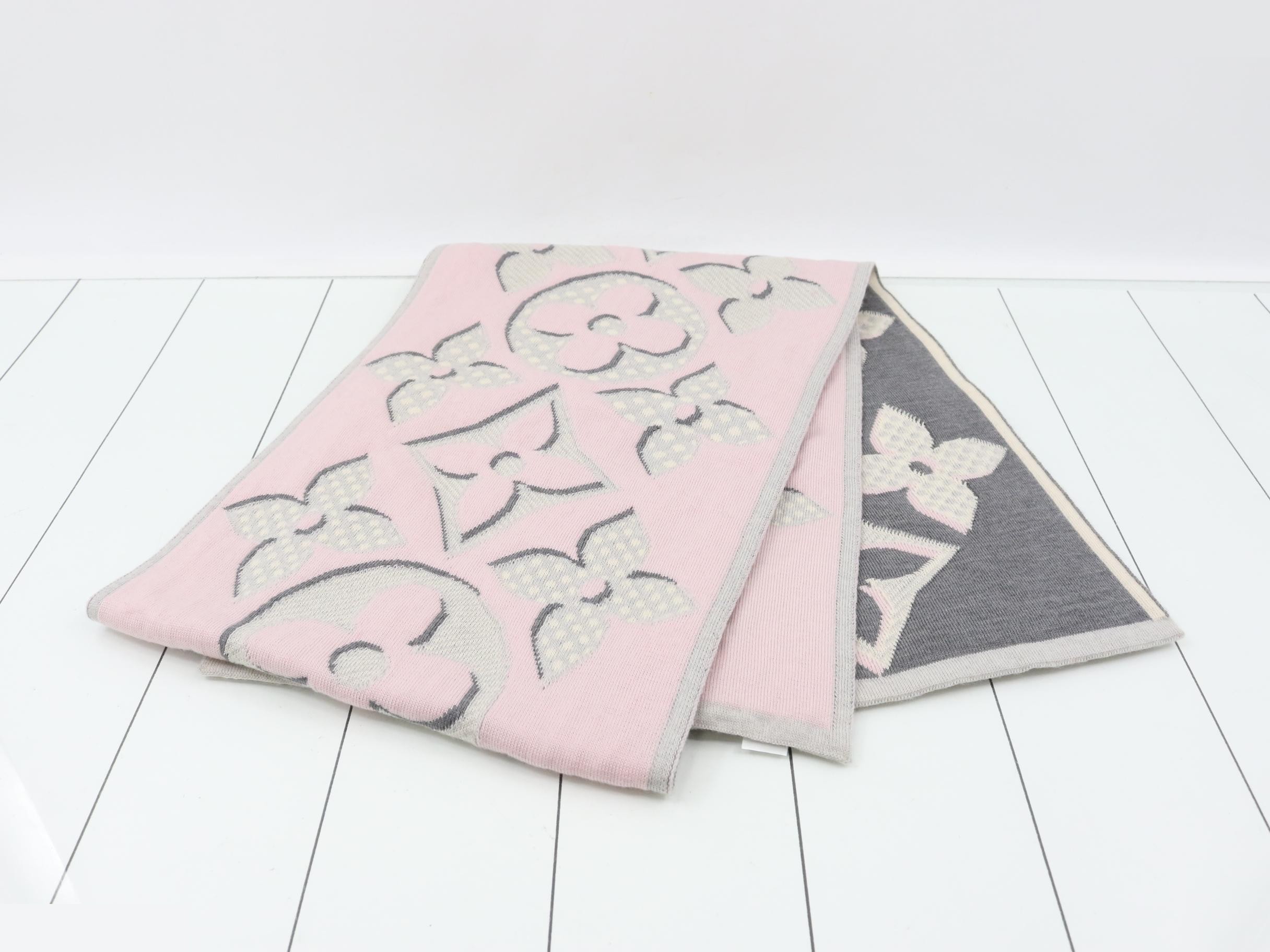 Big monogram long scarf, with domestic tags, pink and gray. — view 3