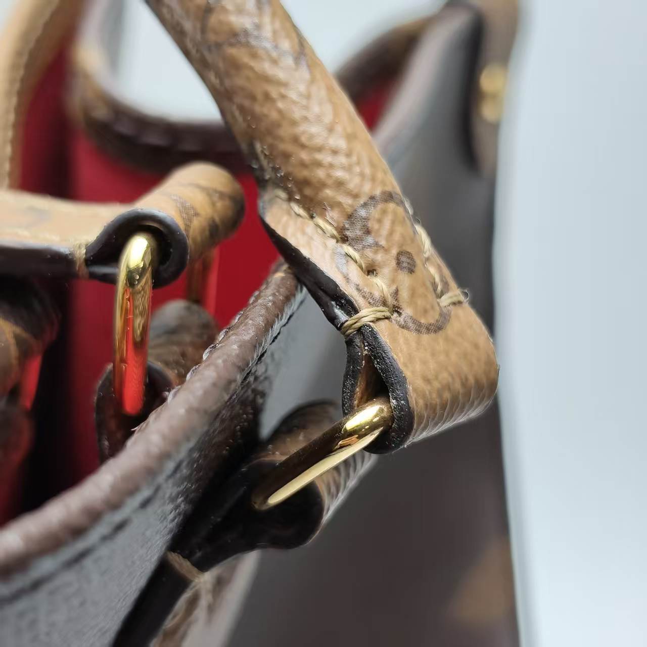 【*Shipped from: China*】LOUIS VUITTON OnTheGo PU Handbag — view 11