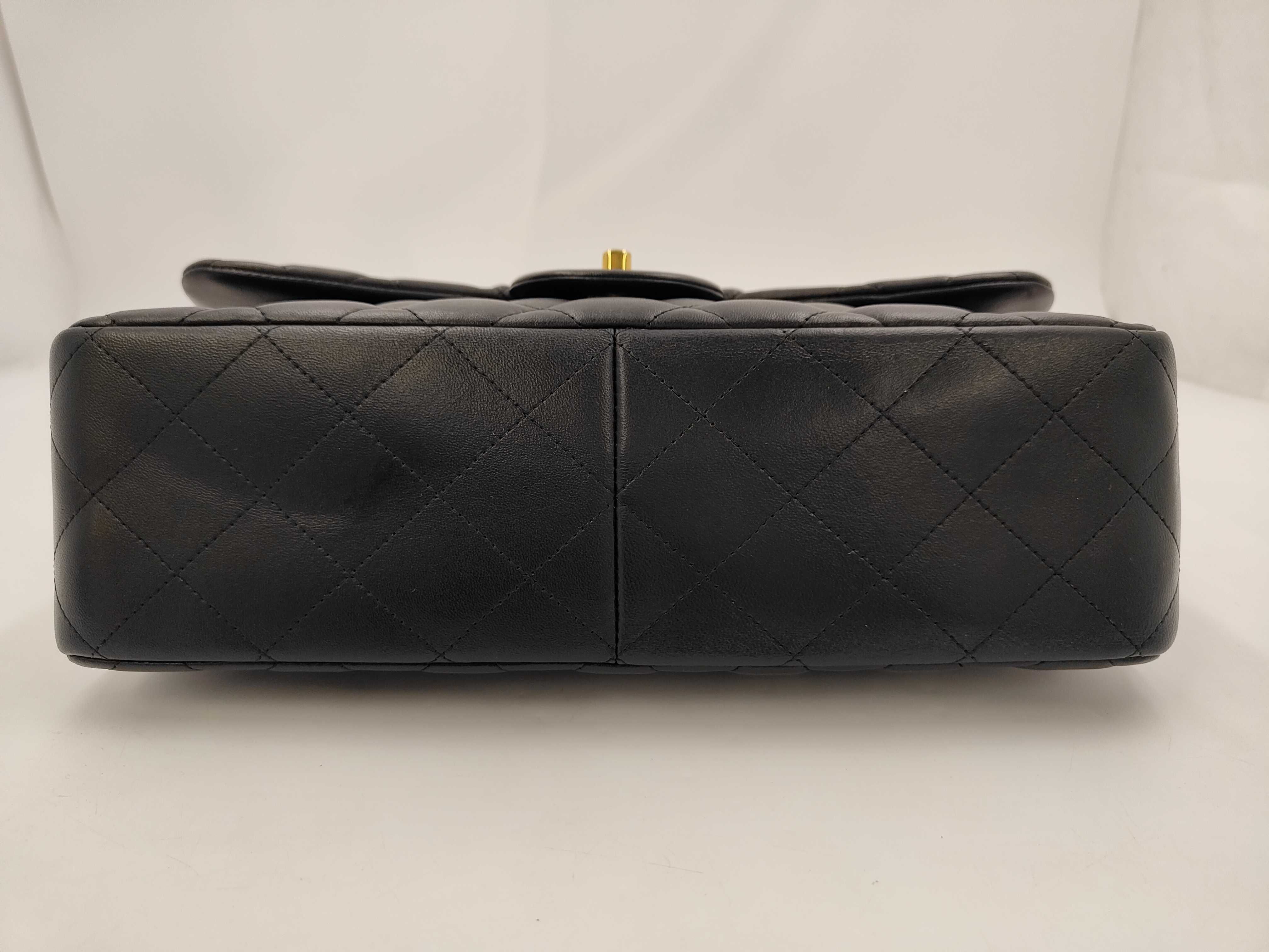 Double Flap CF Jumbo Chain Bag Shoulder Bag — view 3