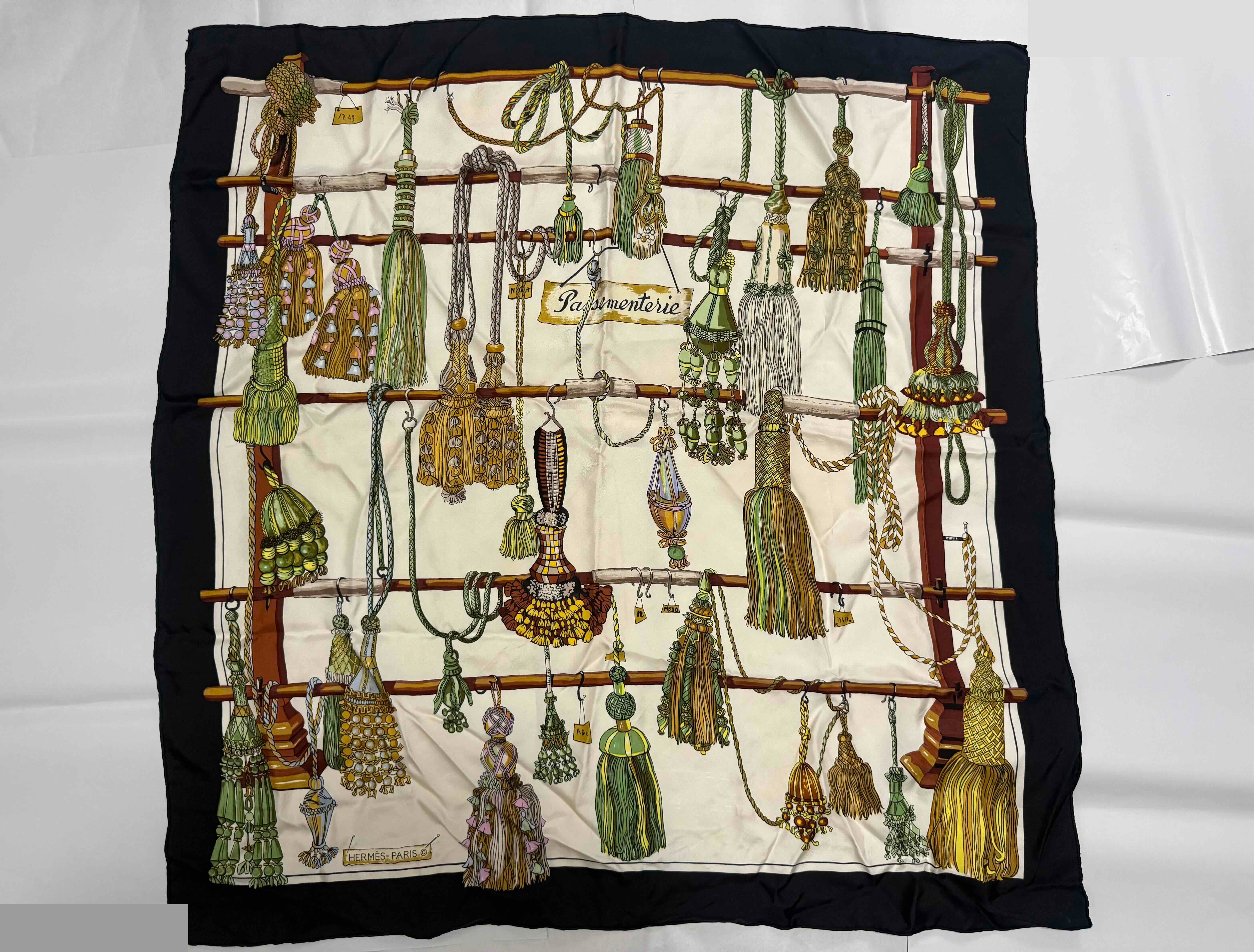 Carre 90 Passementerie Scarf - Black & White