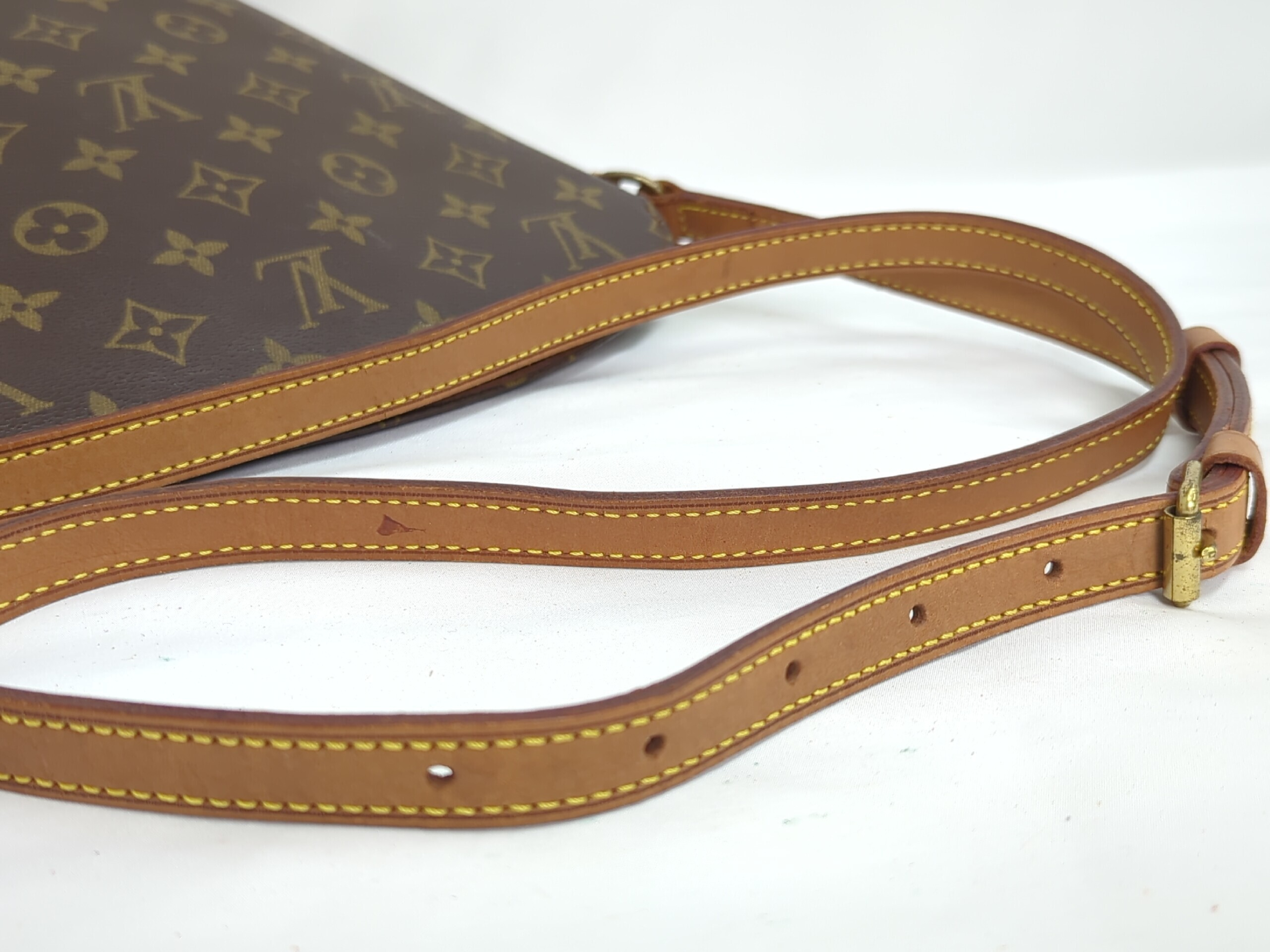 M51290 Monogram Druot Shoulder Bag — view 6