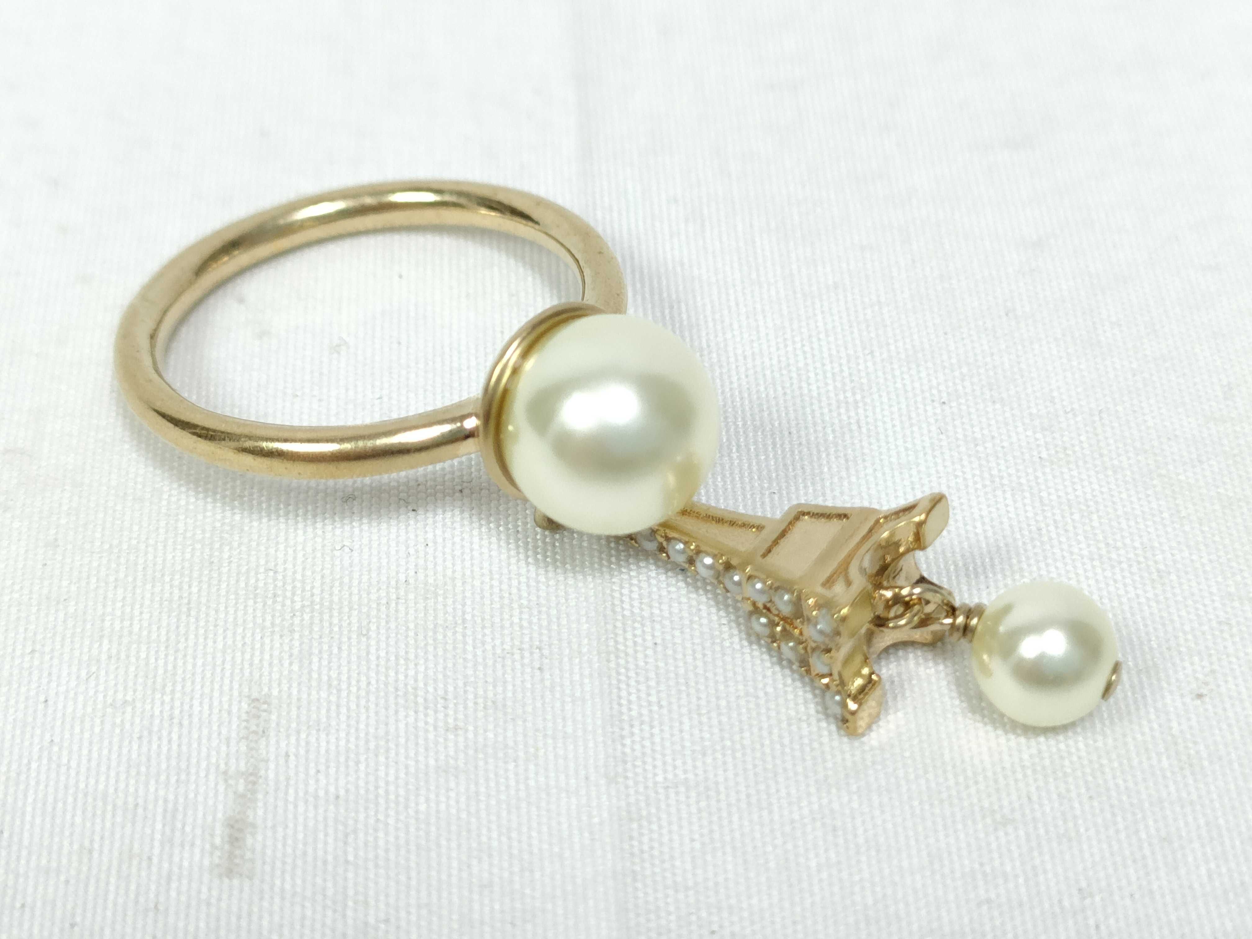 Resin Pearl Eiffel Tower Ring — view 4