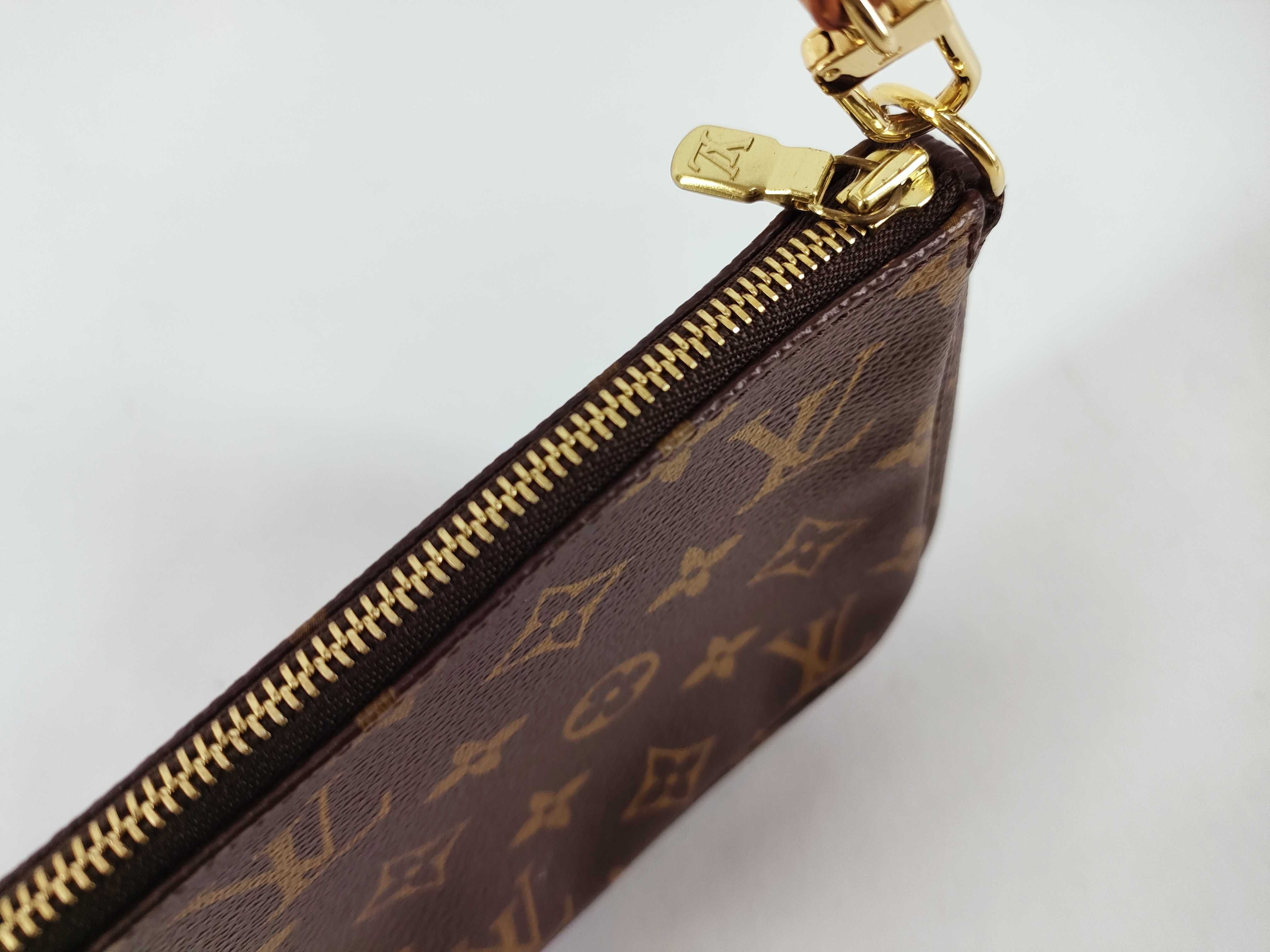 Monogram Accessoires Pouch — view 9