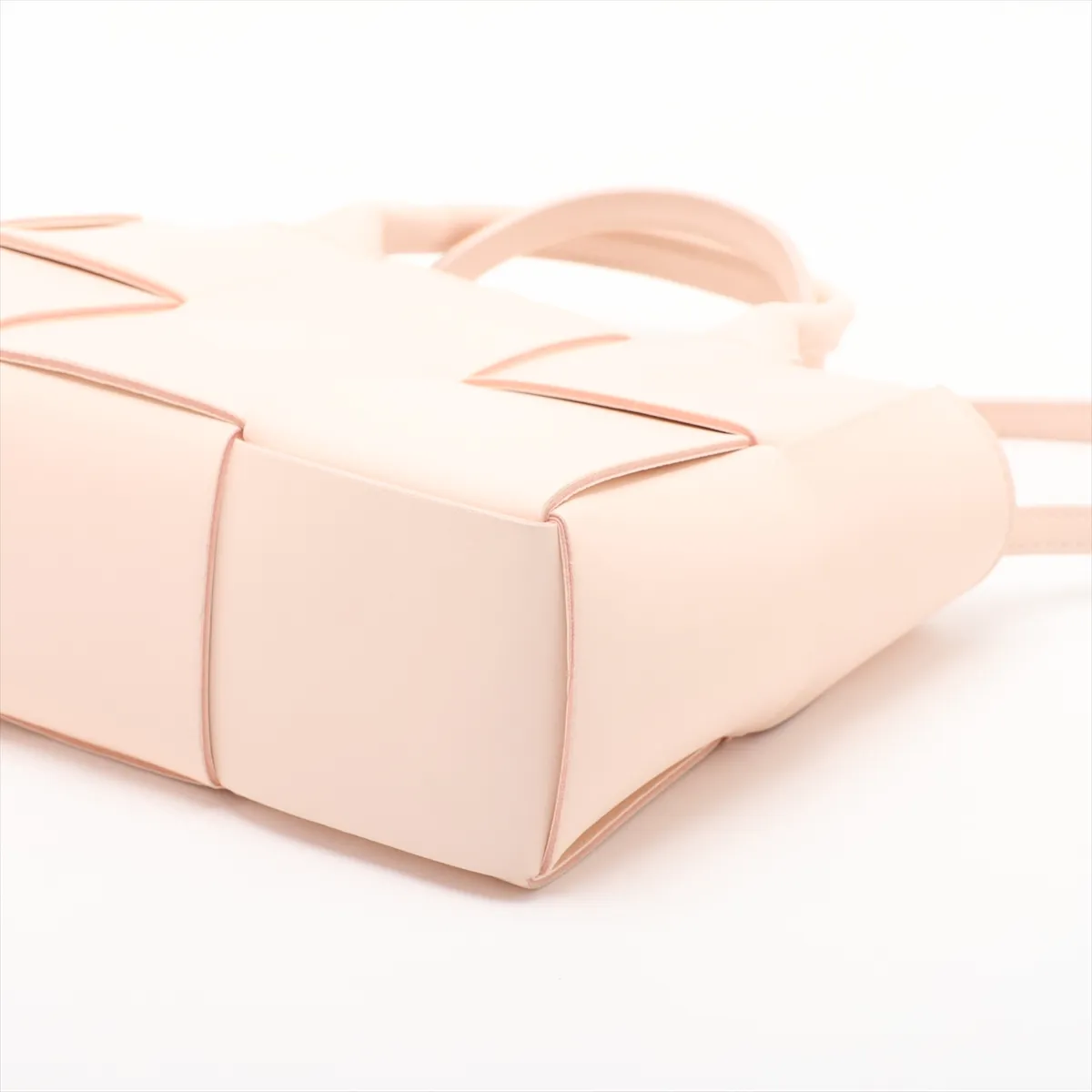 Maxi Intrecciato The Arco Tote Leather 2-Way Handbag Pink — view 3