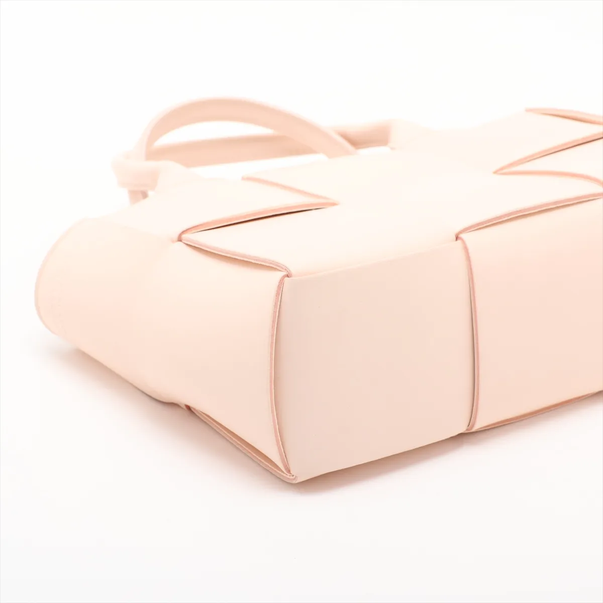 Maxi Intrecciato The Arco Tote Leather 2-Way Handbag Pink — view 4