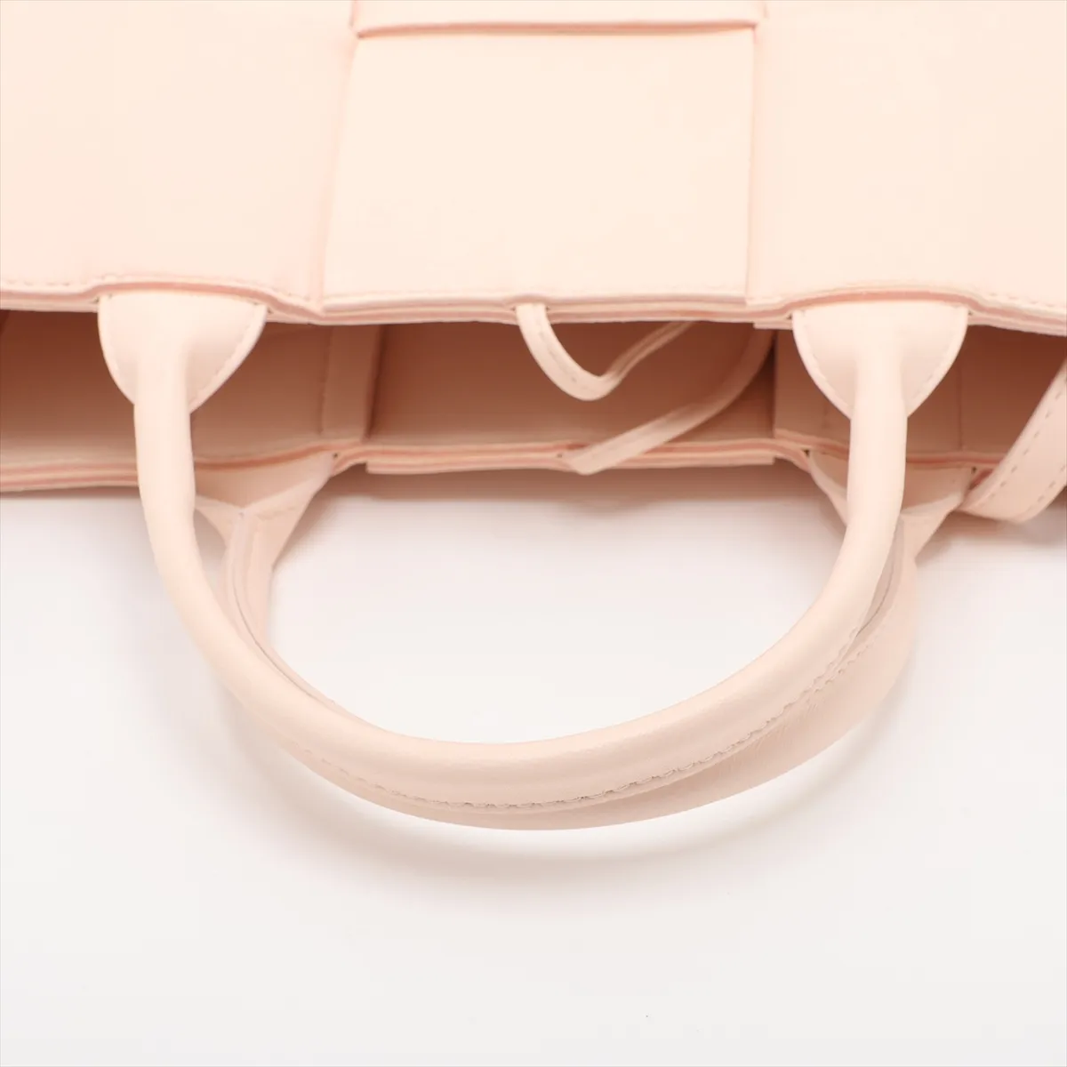 Maxi Intrecciato The Arco Tote Leather 2-Way Handbag Pink — view 5