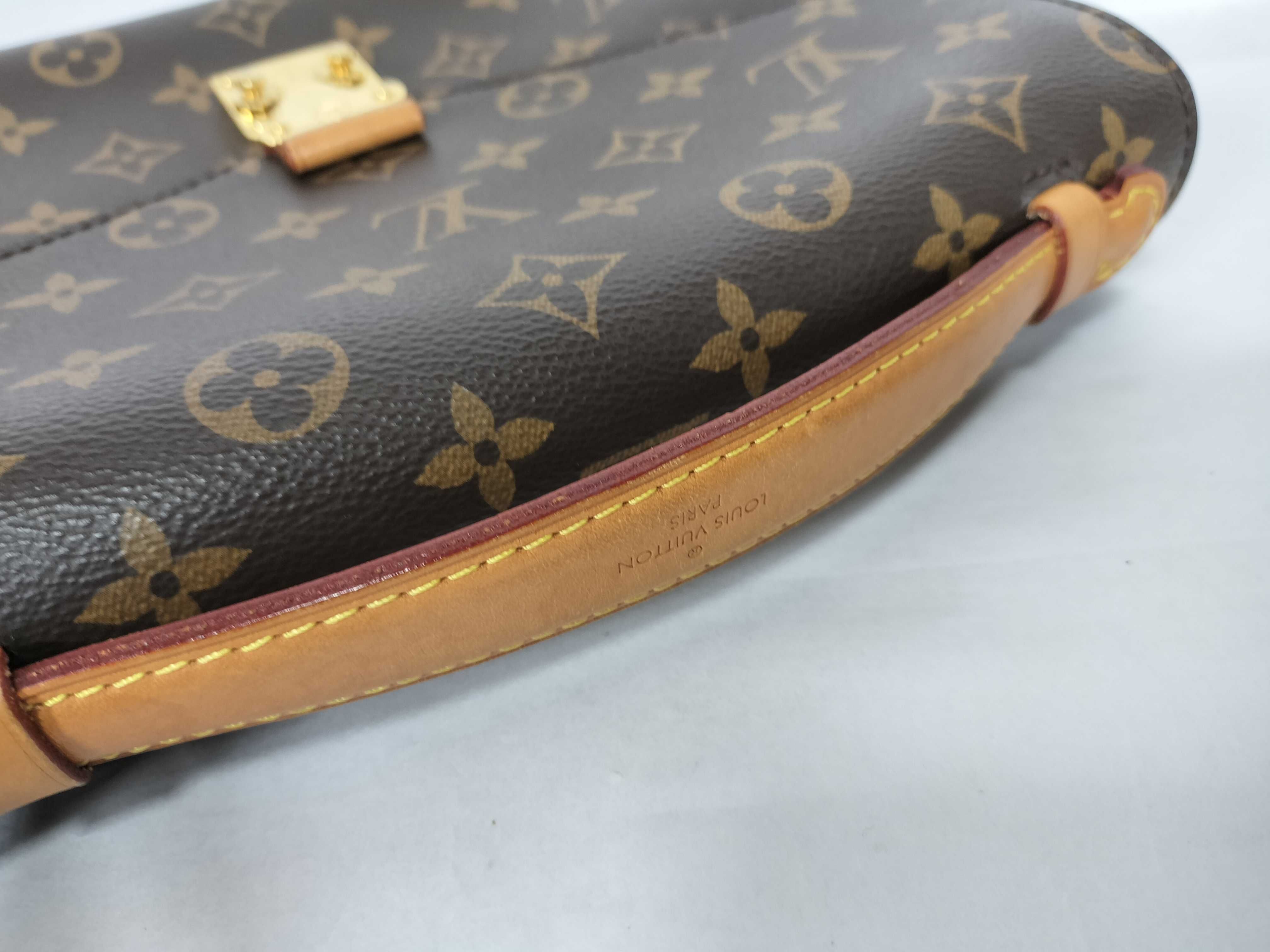Monogram Pochette Metis Brown Gold Monogram PL0148 Handbag — view 5