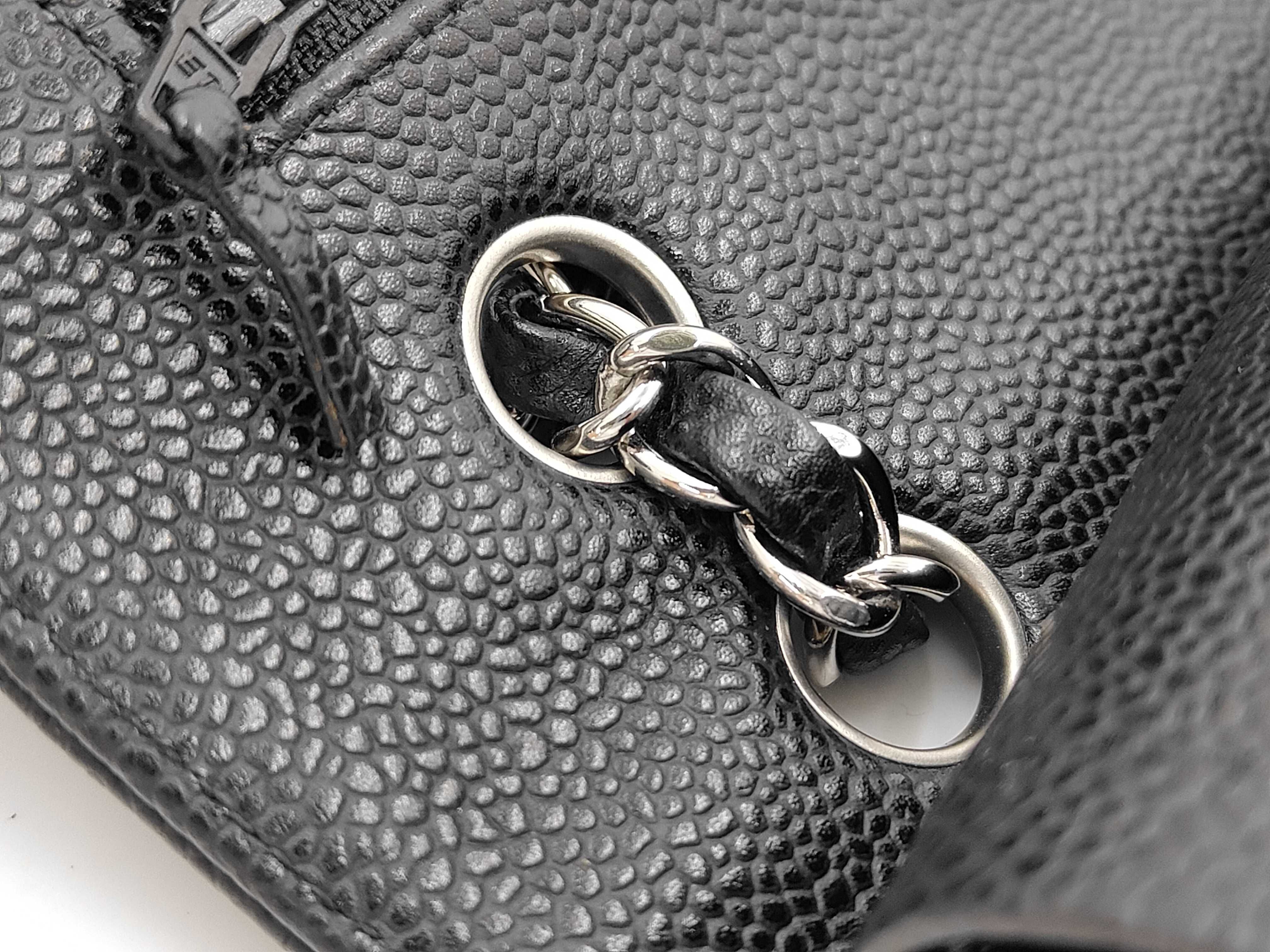 Matelassé 25 Double Flap Double Chain Caviar Shoulder Bag — view 8