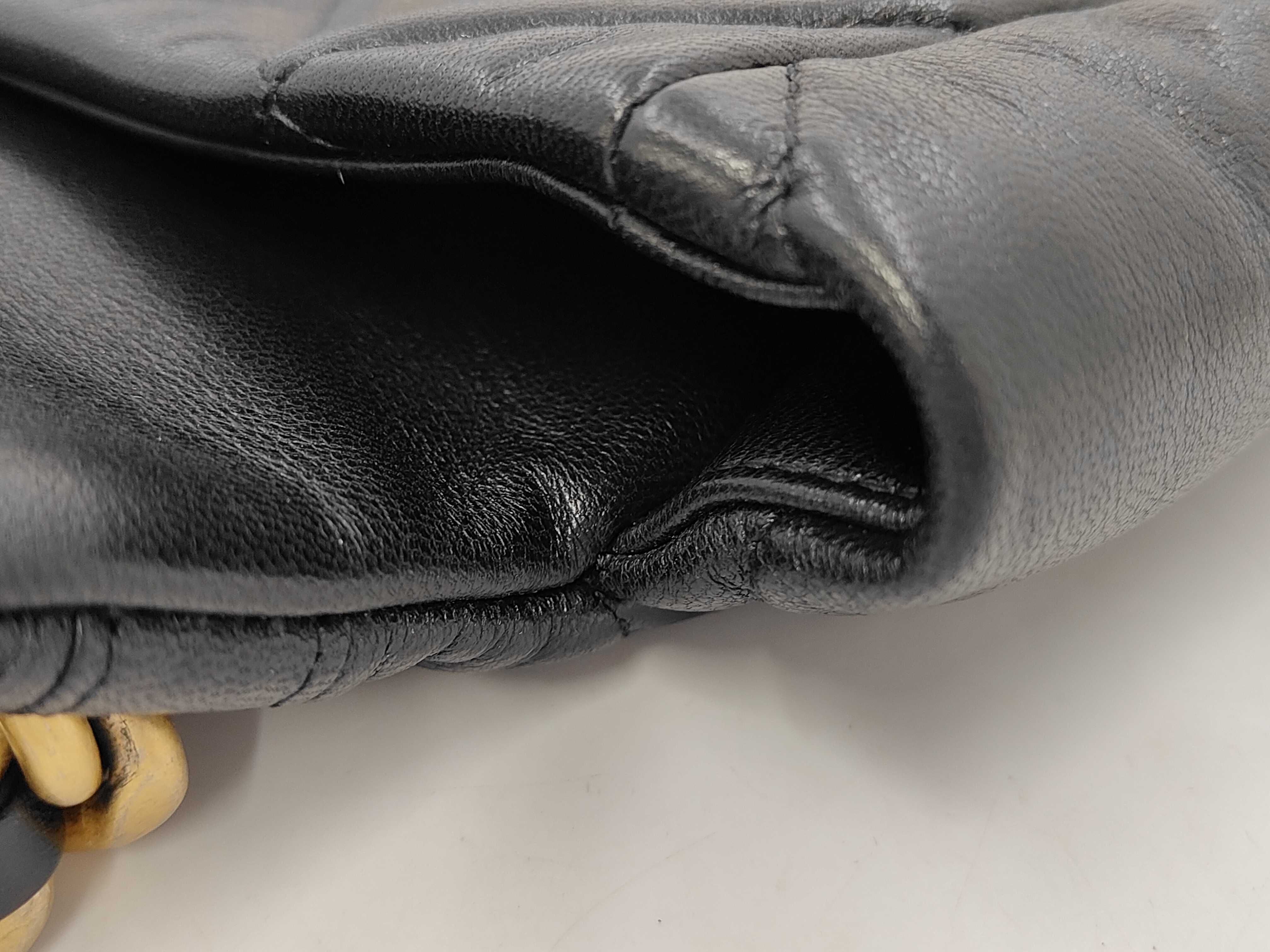 Matelassé 19 Bag Shoulder Bag — view 9